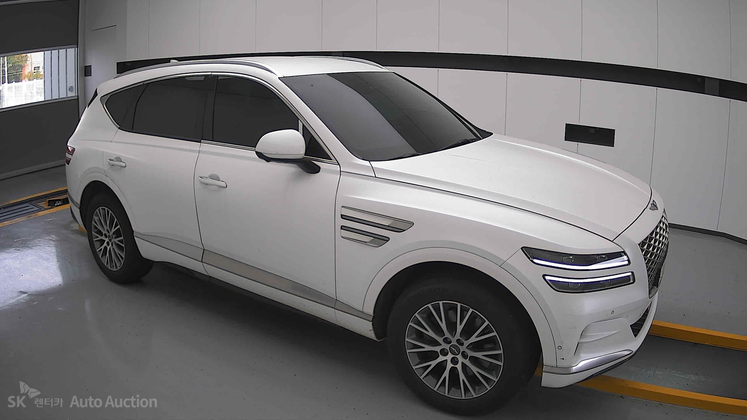 2021 - genesis gv80
