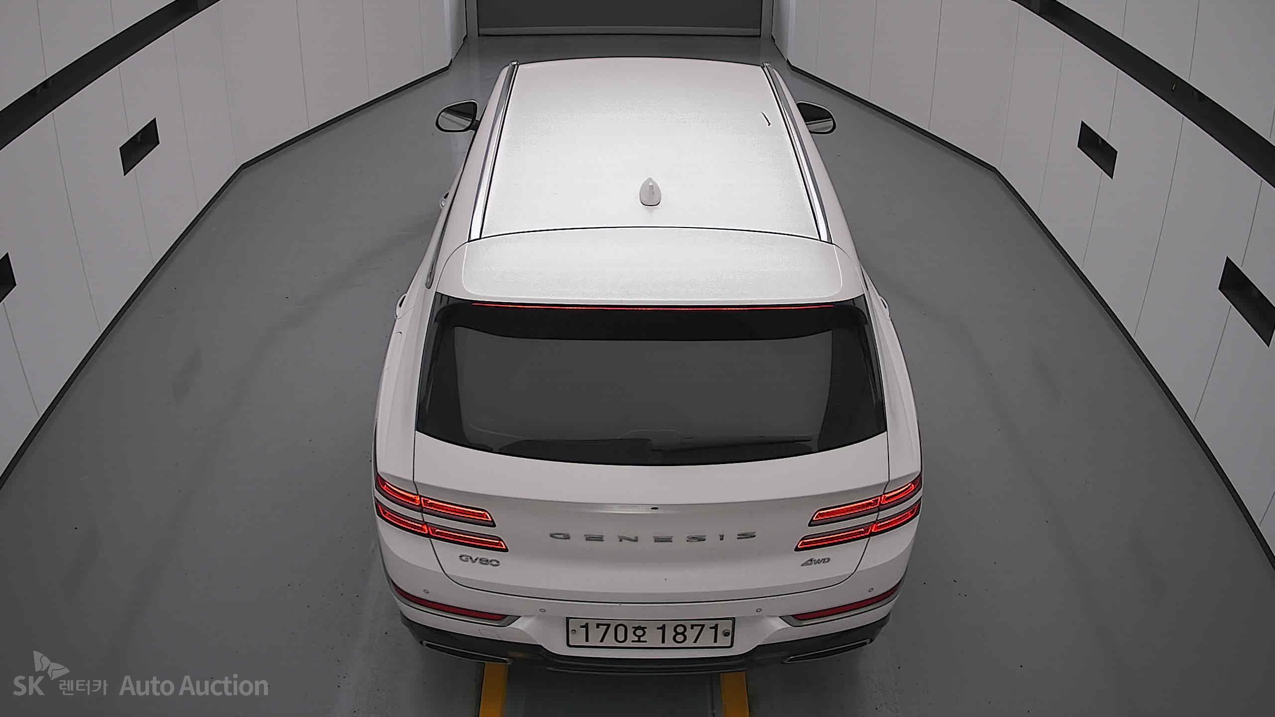 2021 - genesis gv80