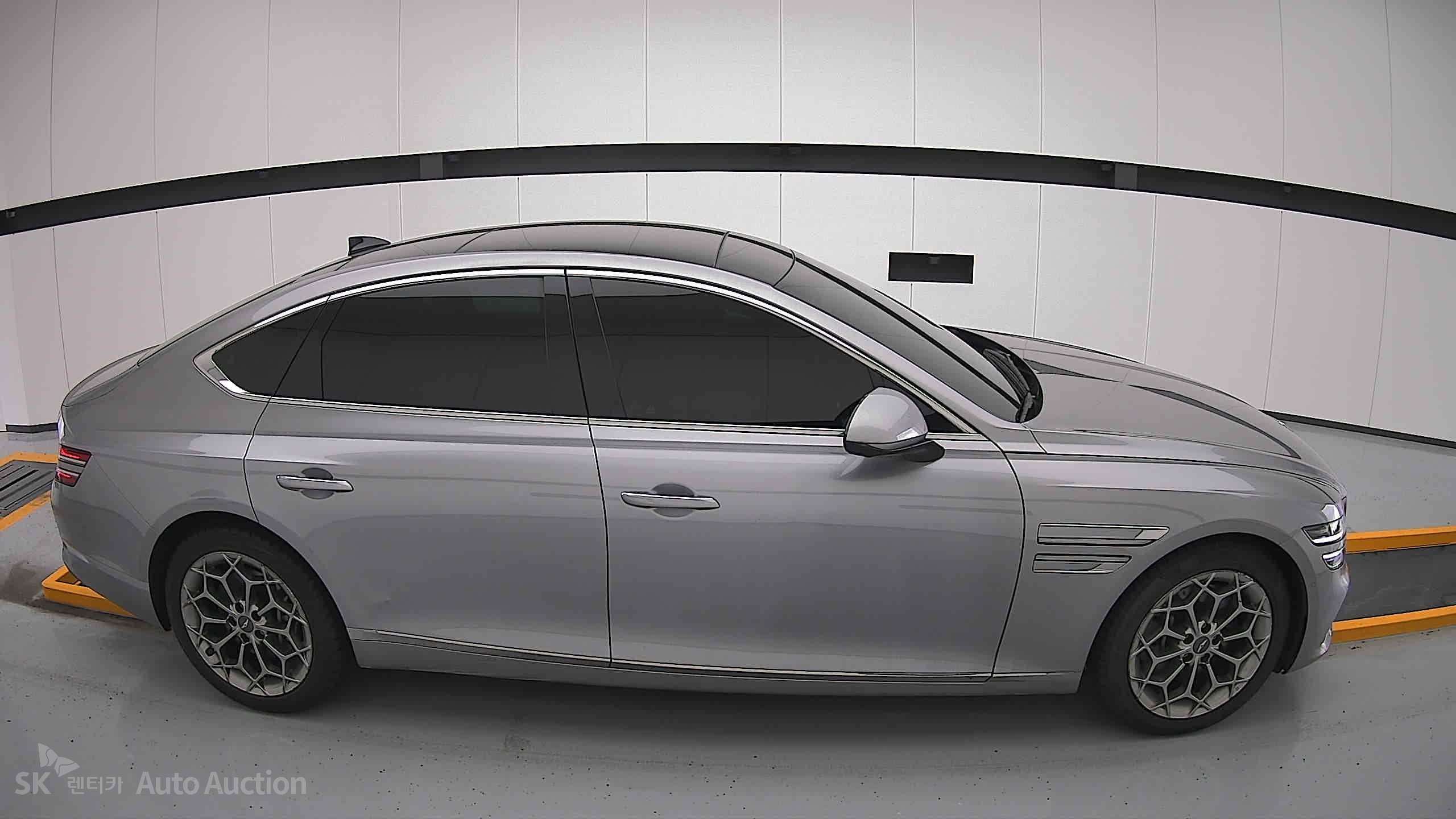2021 - genesis g80