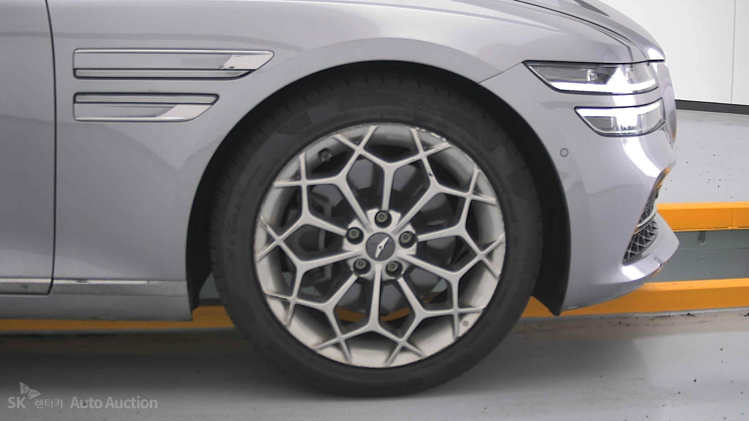 2021 - genesis g80