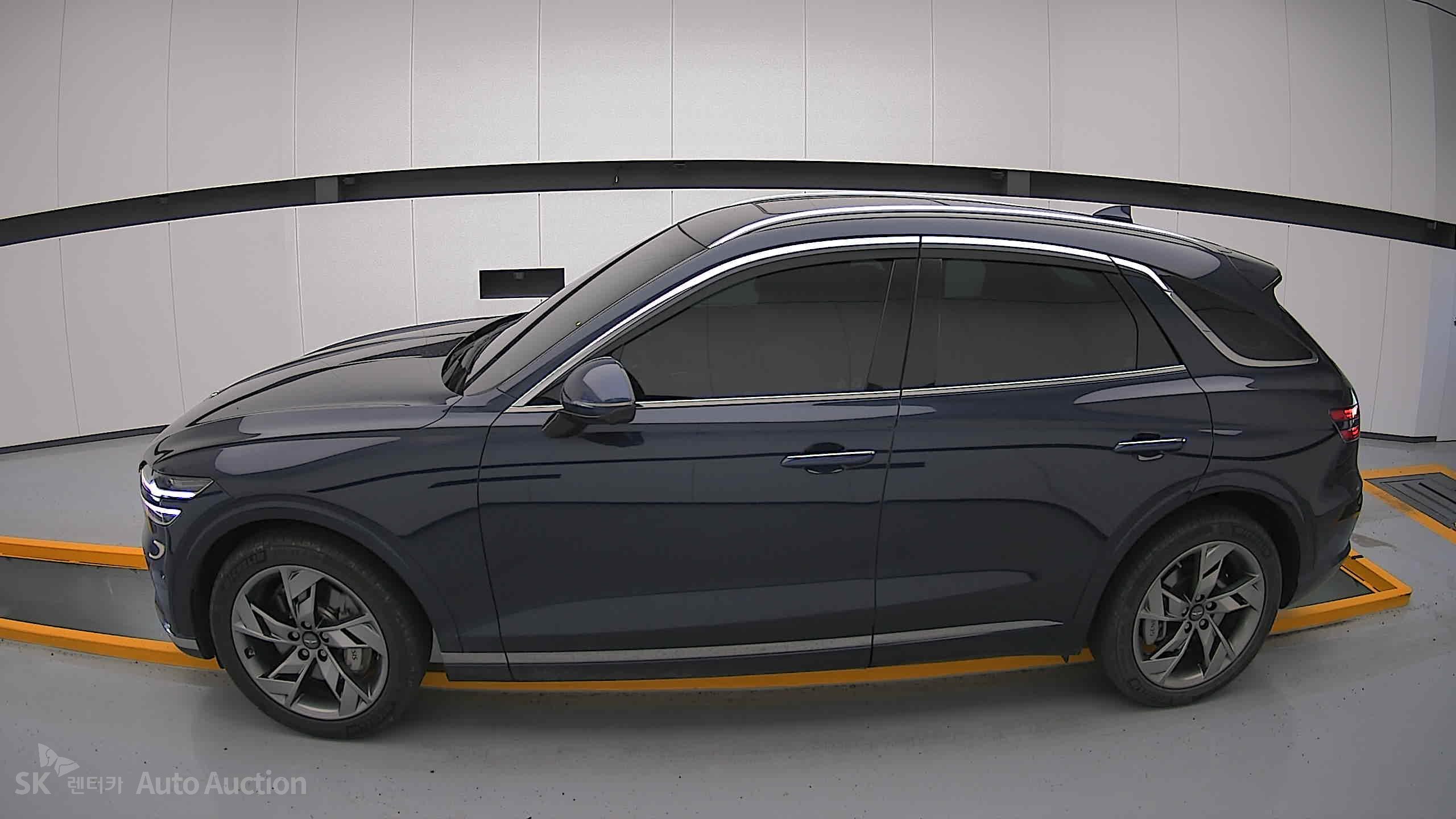 2022 - genesis egv70