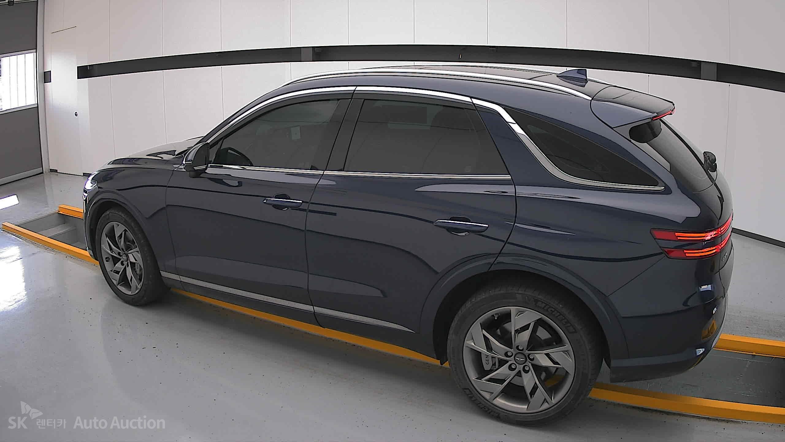 2022 - genesis egv70