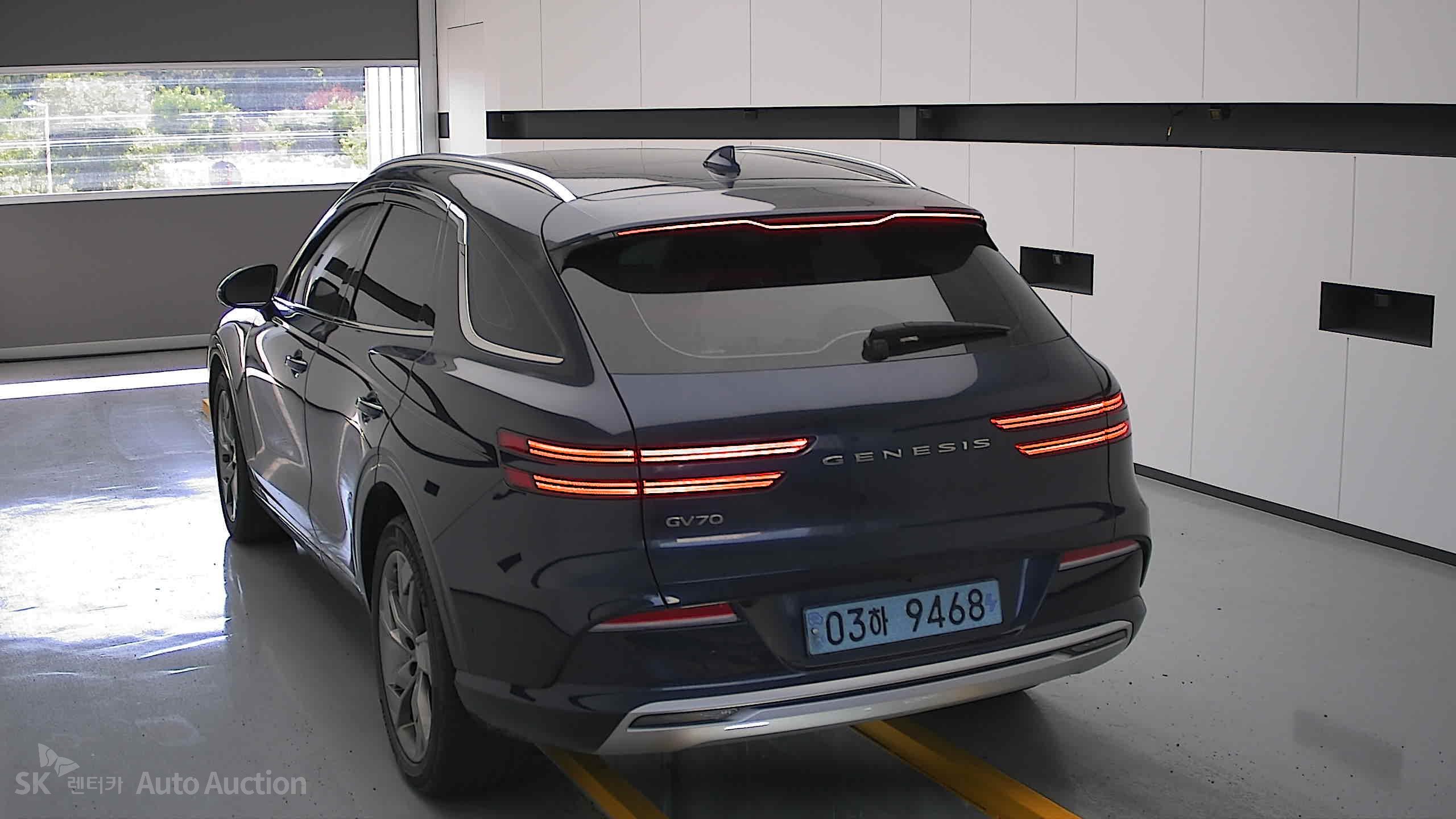 2022 - genesis egv70