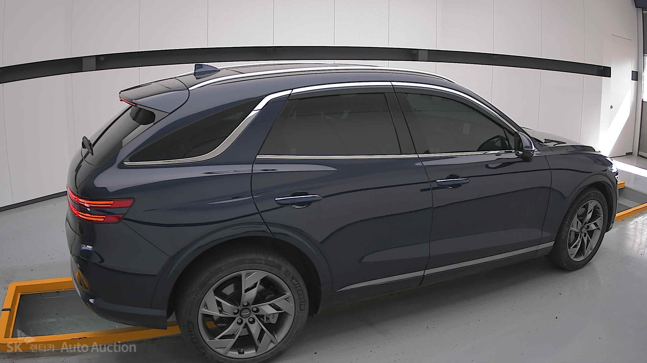 2022 - genesis egv70