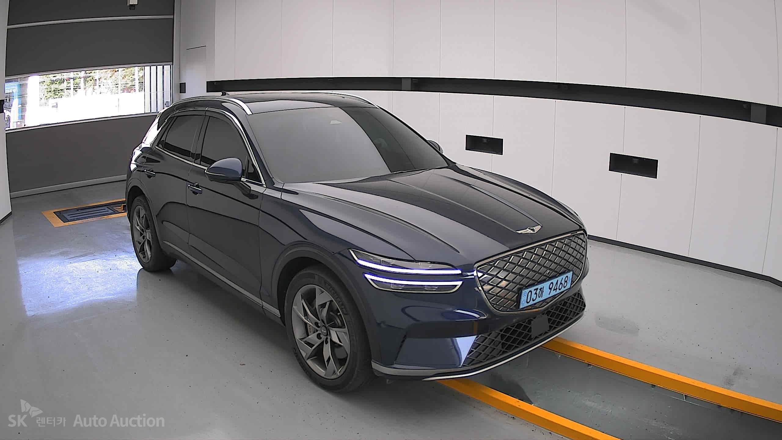 2022 - genesis egv70