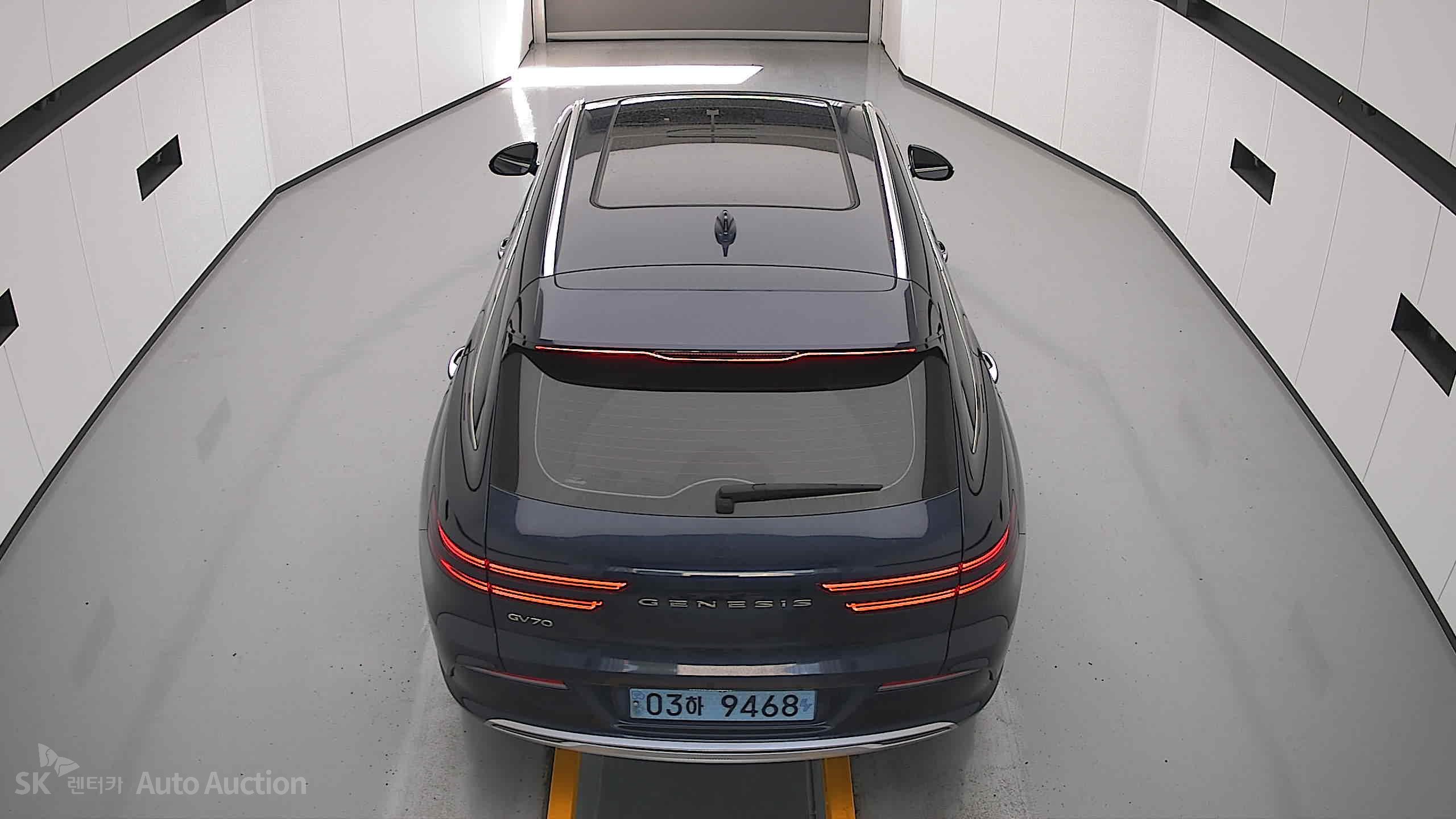 2022 - genesis egv70