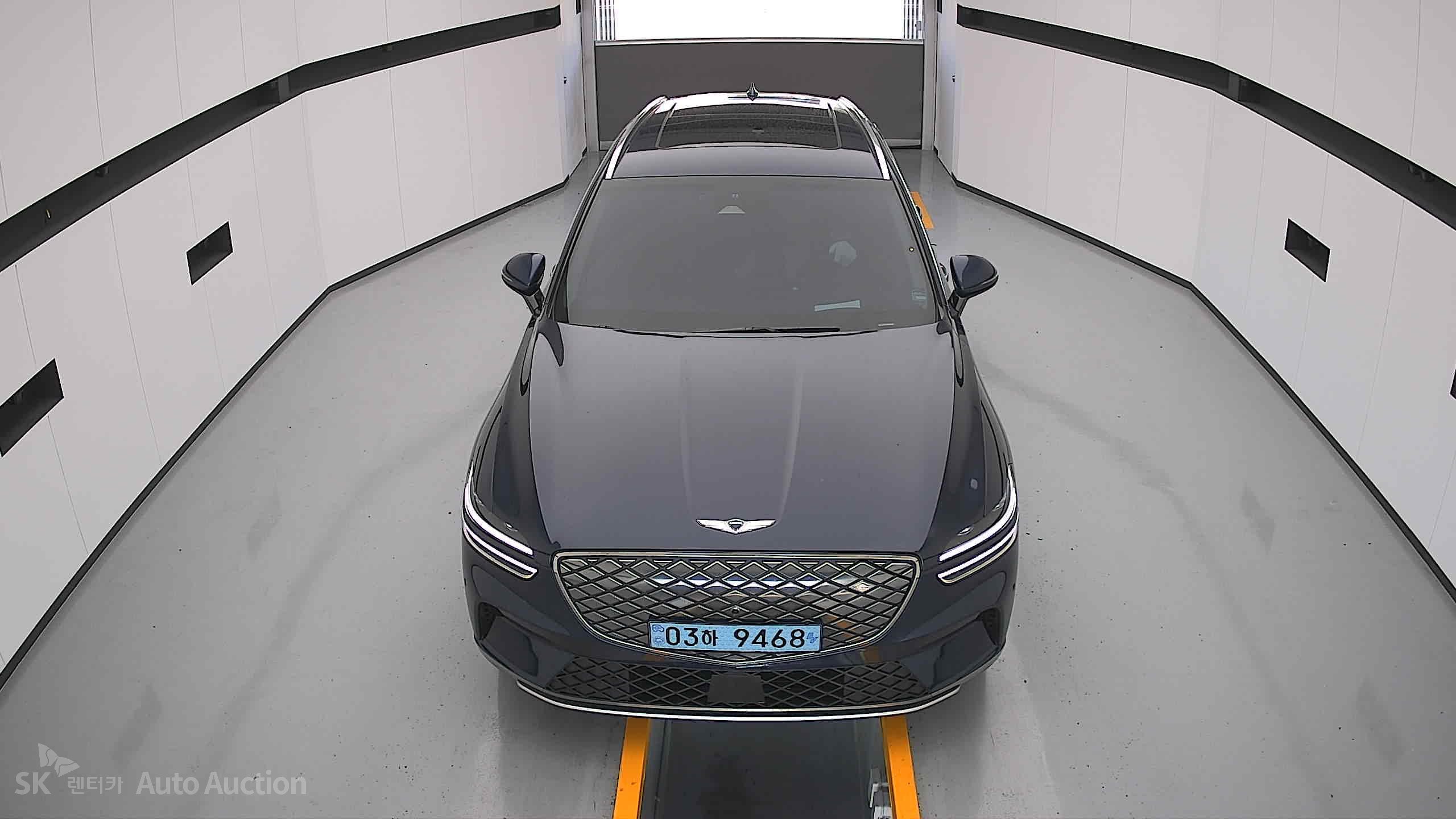2022 - genesis egv70