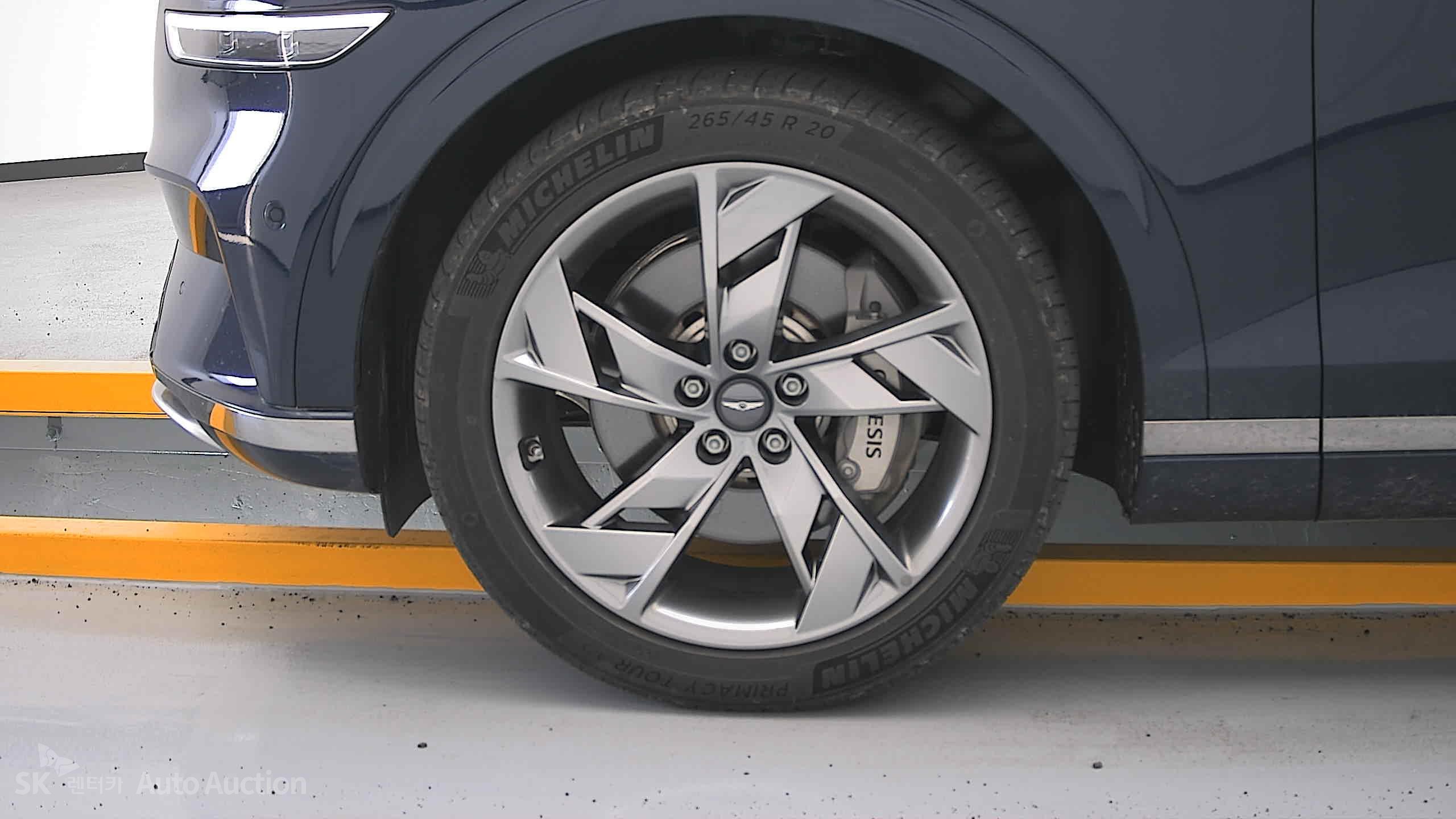 2022 - genesis egv70