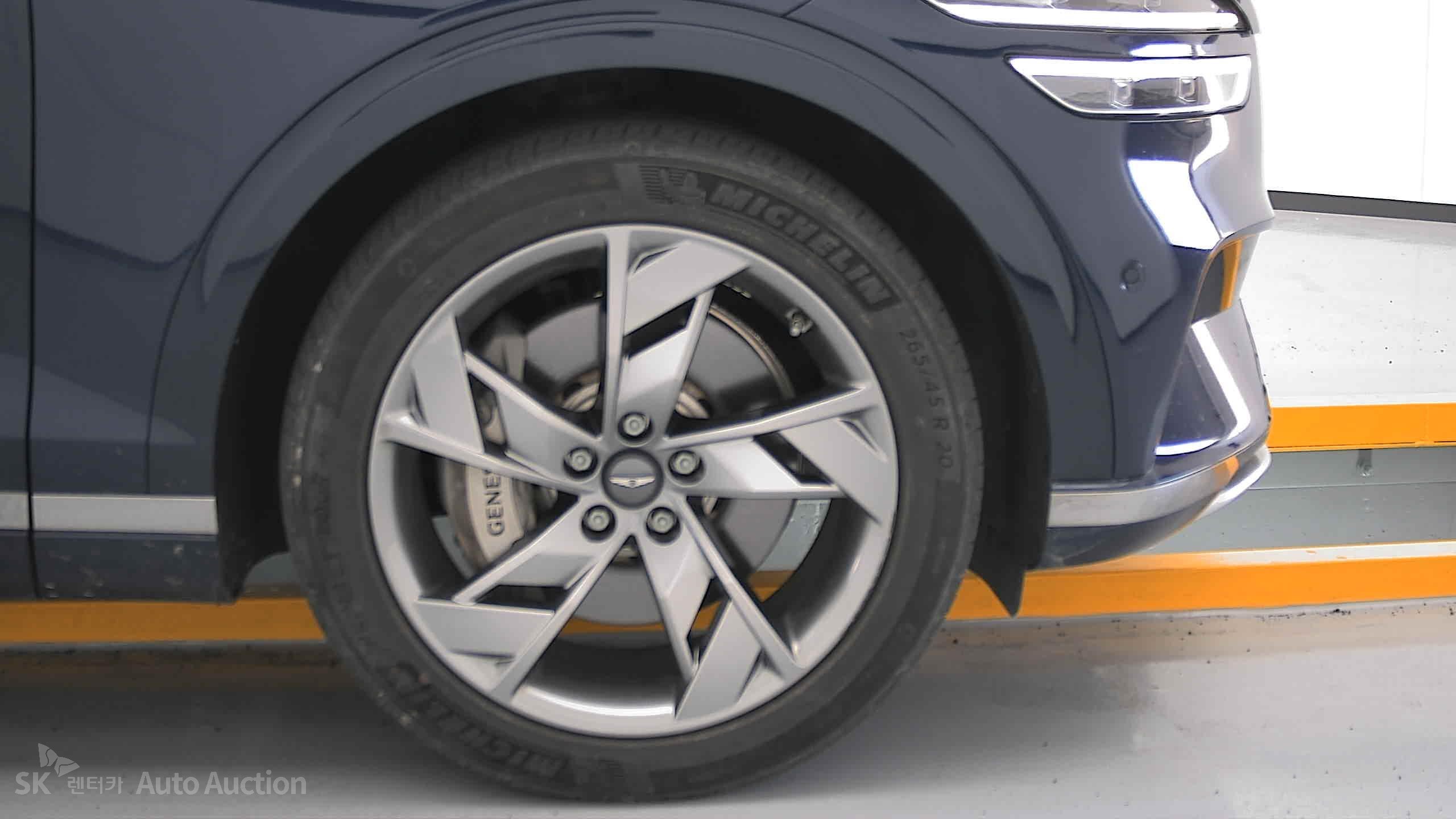 2022 - genesis egv70