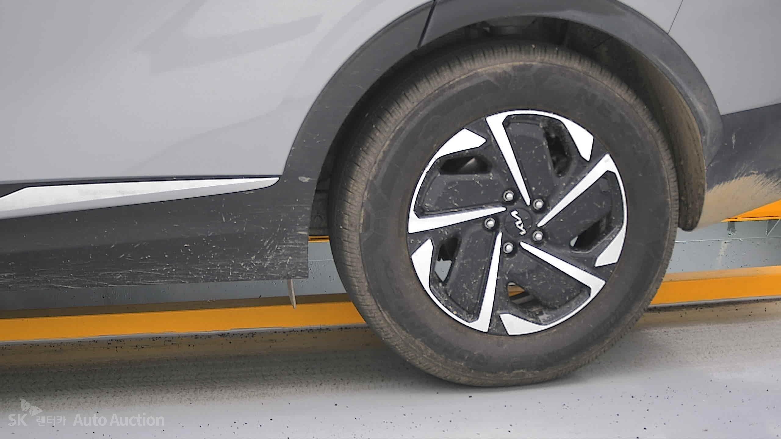 2023 - kia sportage