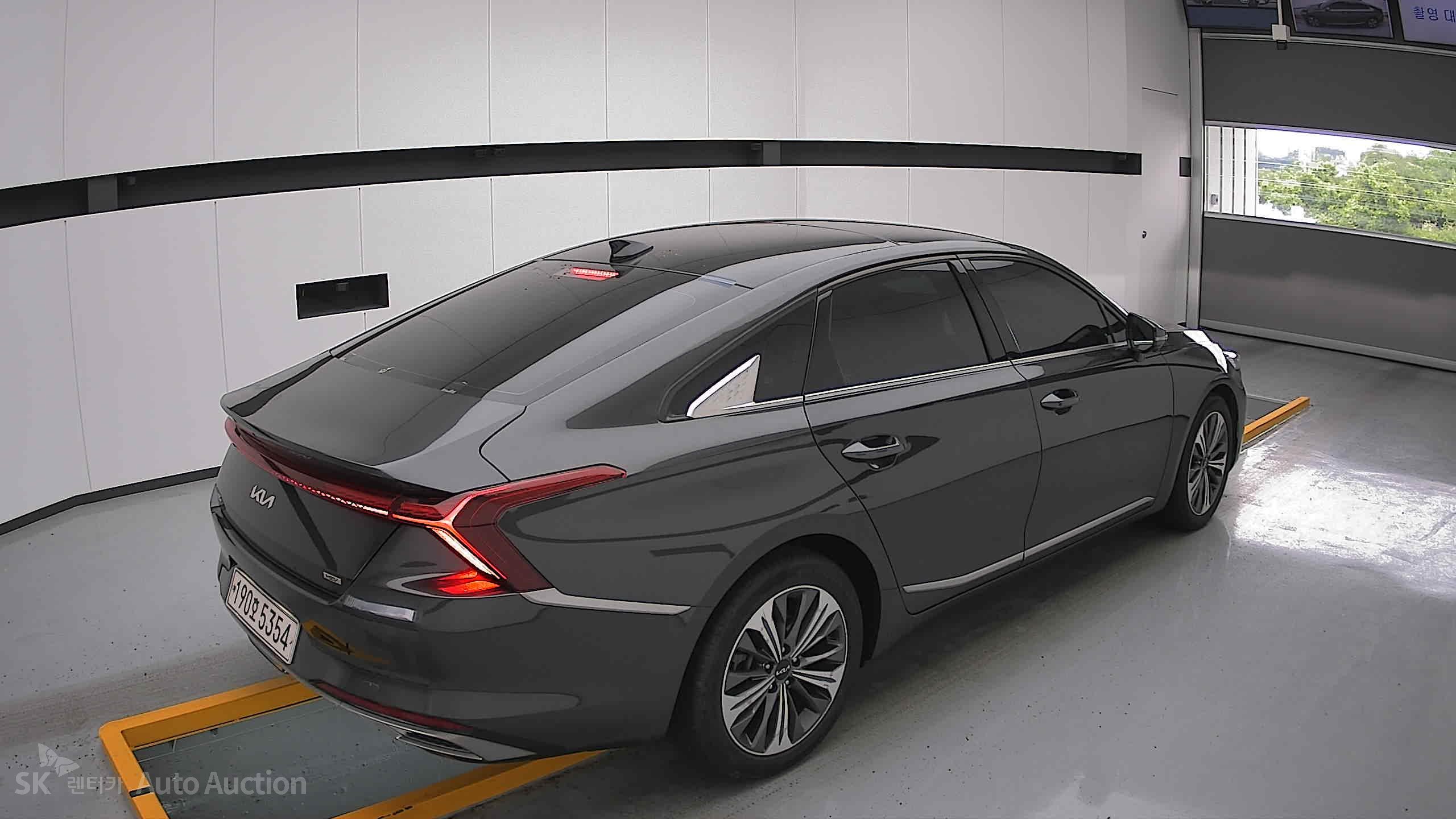 2022 - kia k8