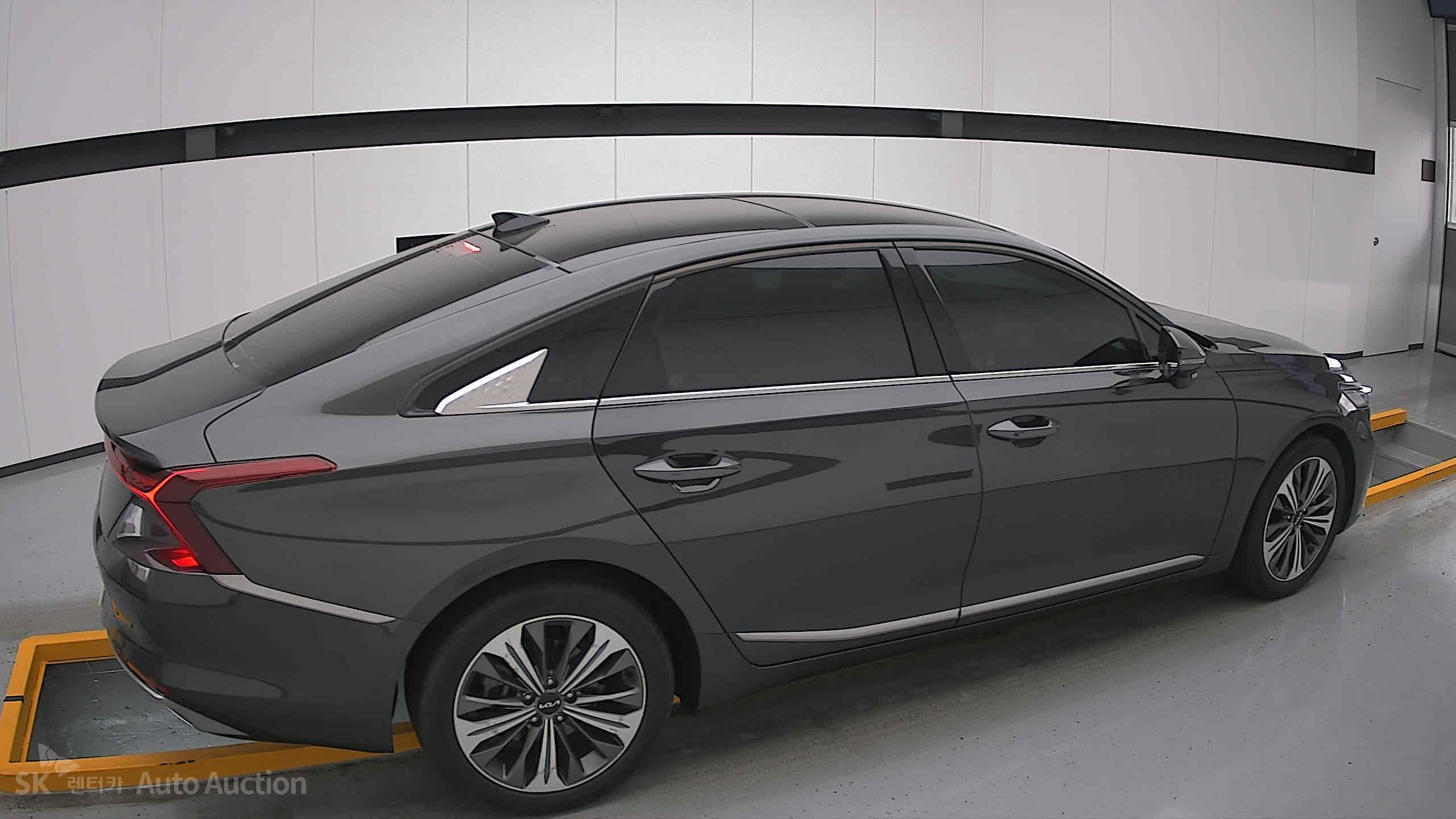 2022 - kia k8