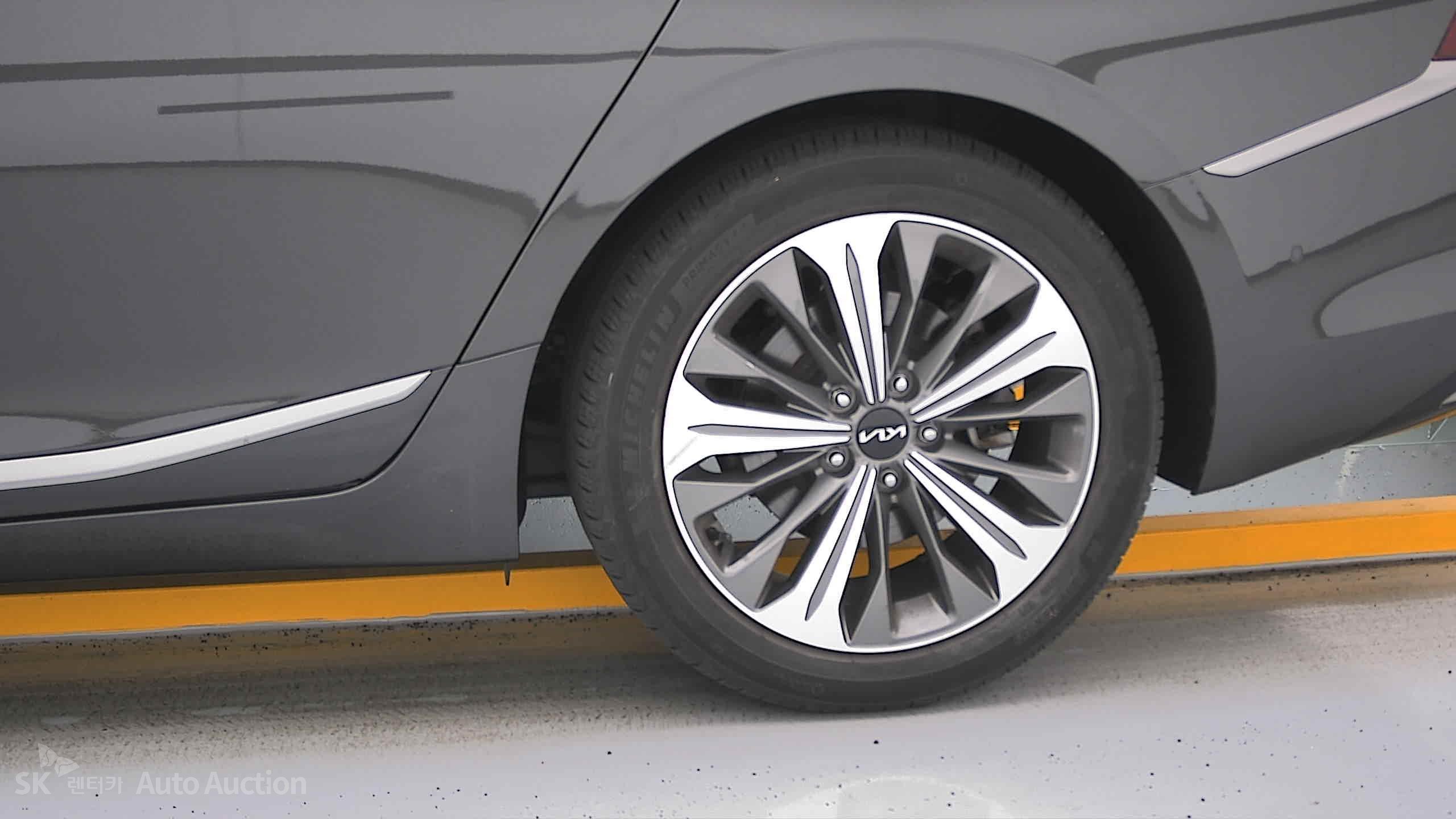 2022 - kia k8