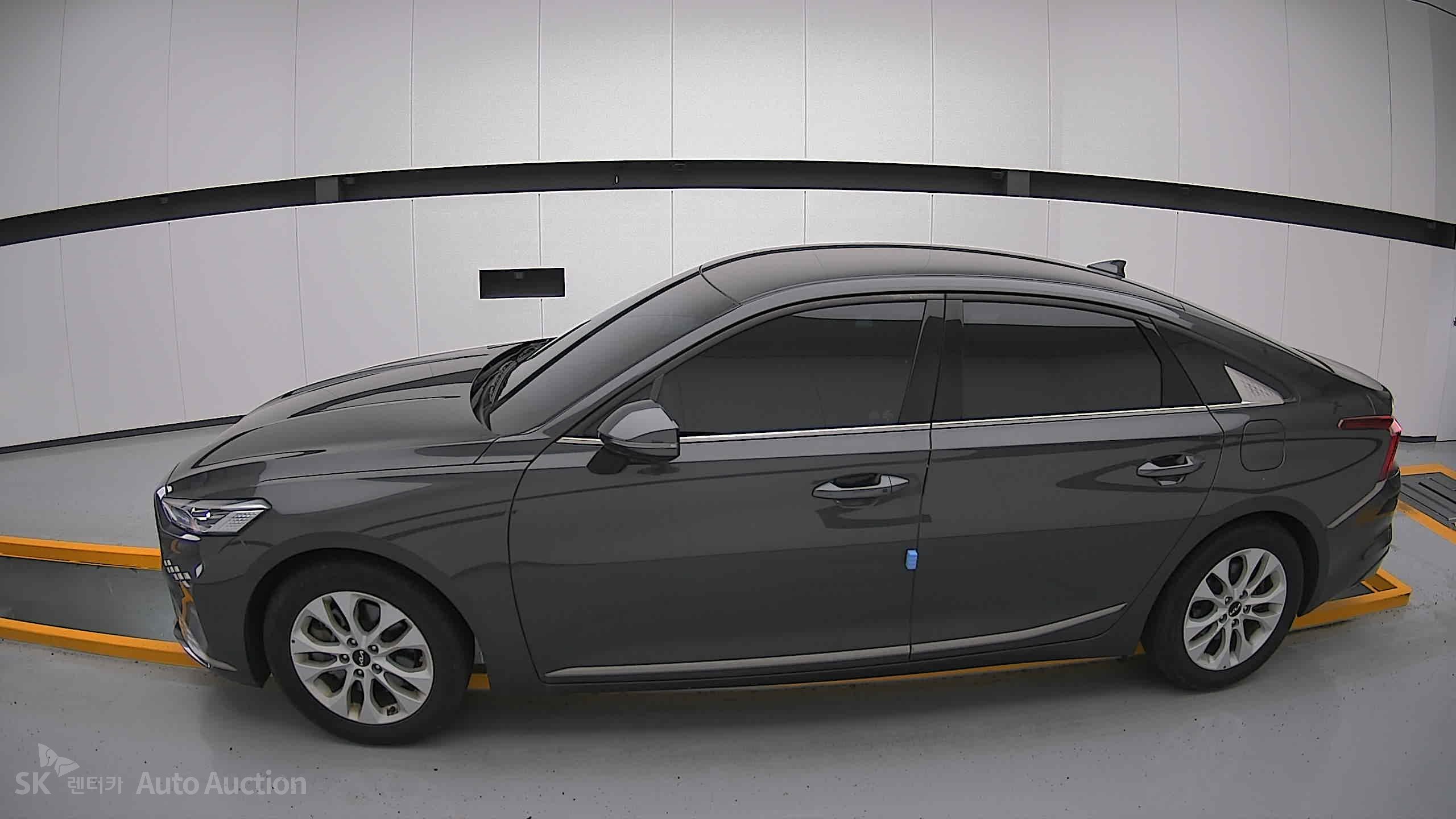 2022 - kia k8