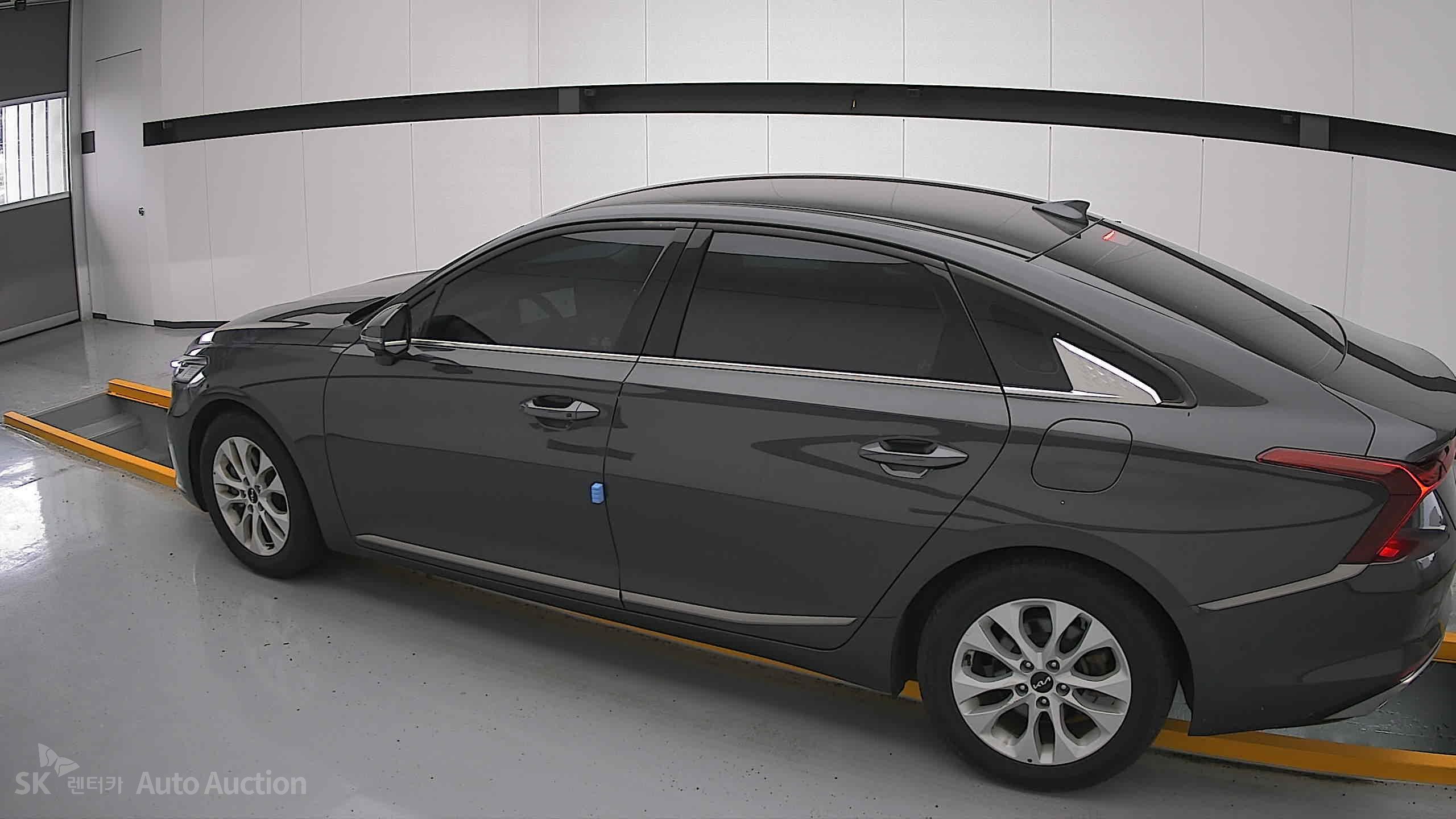 2022 - kia k8