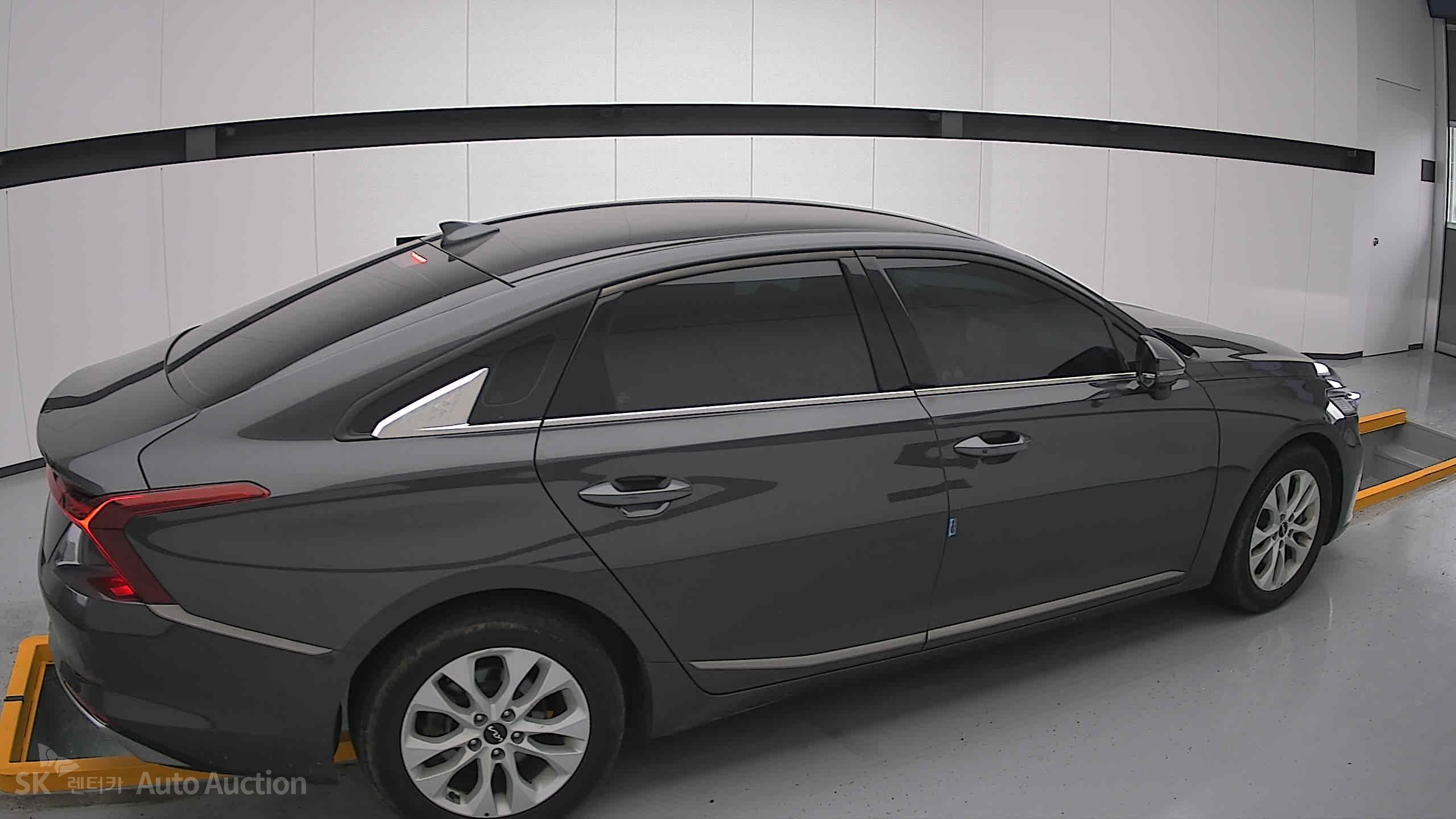 2022 - kia k8