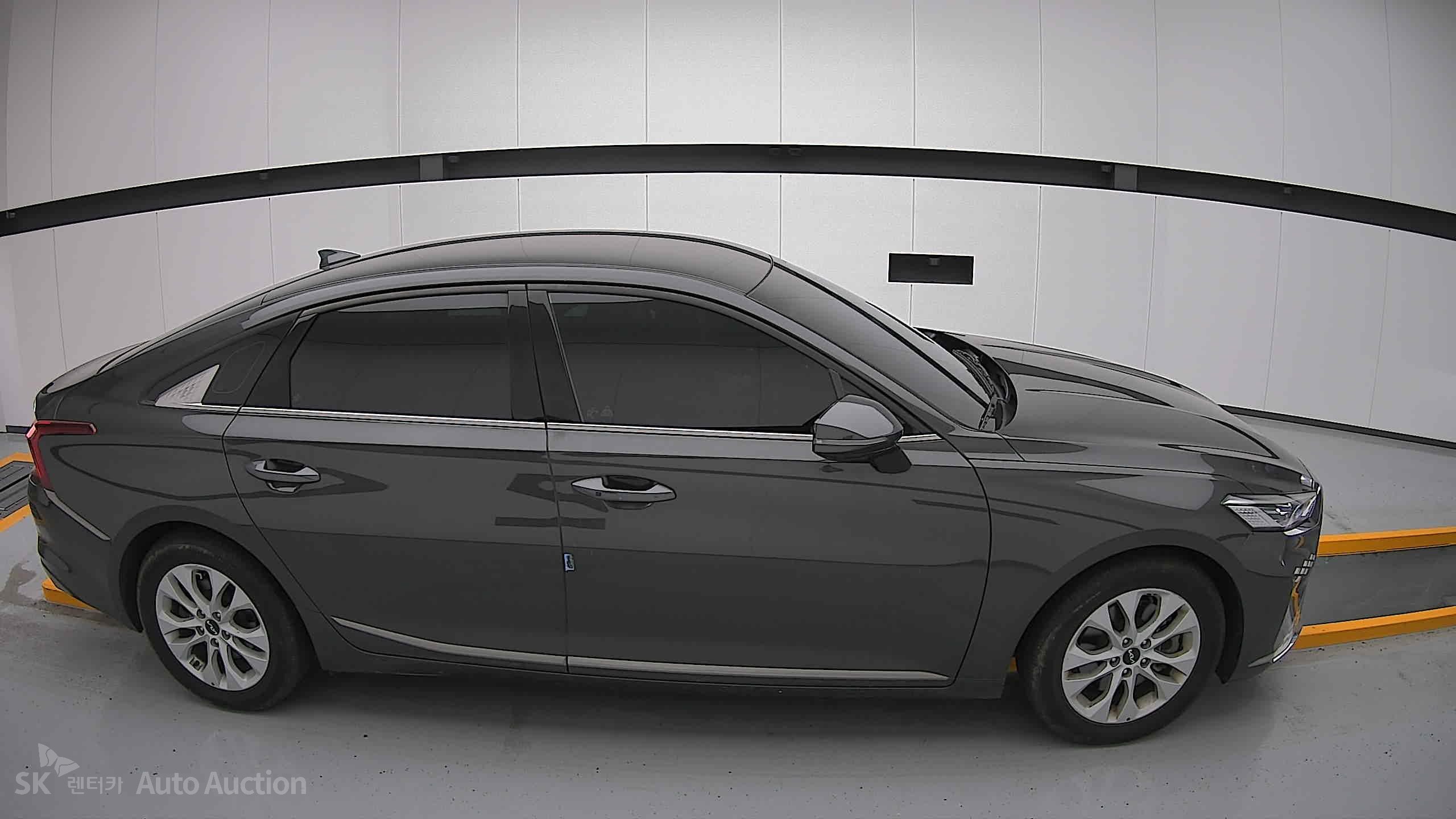 2022 - kia k8