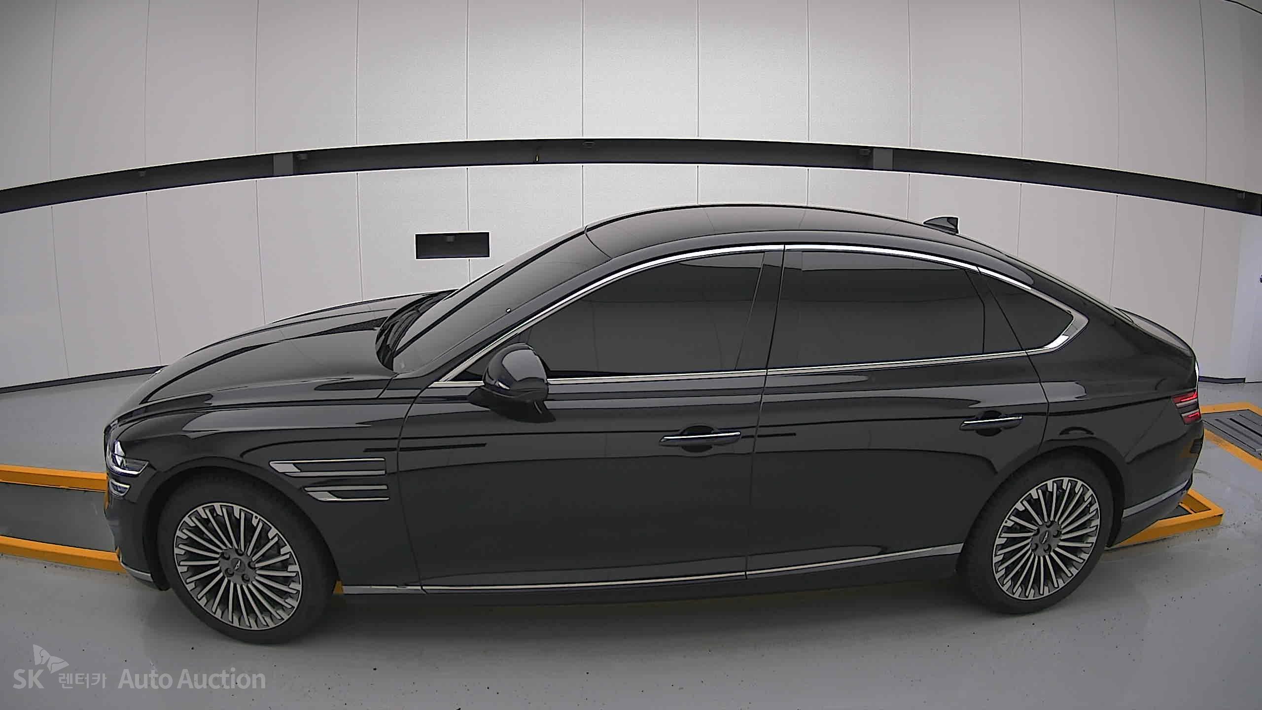2022 - genesis eg80