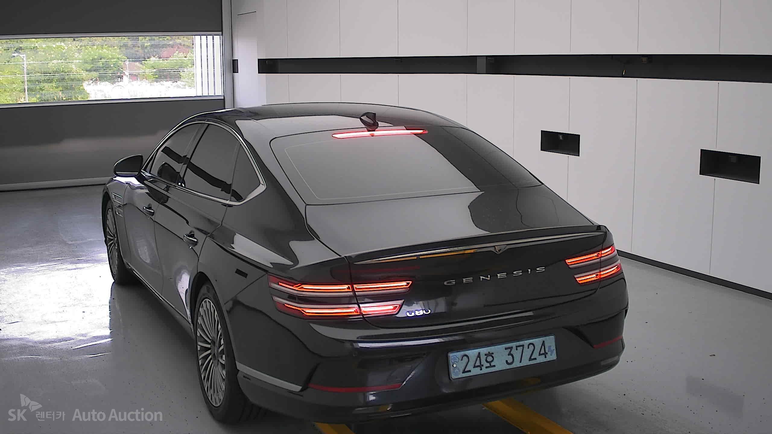 2022 - genesis eg80