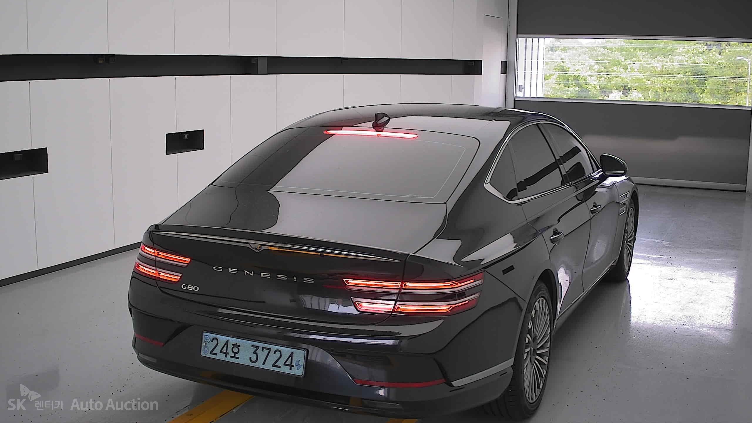 2022 - genesis eg80