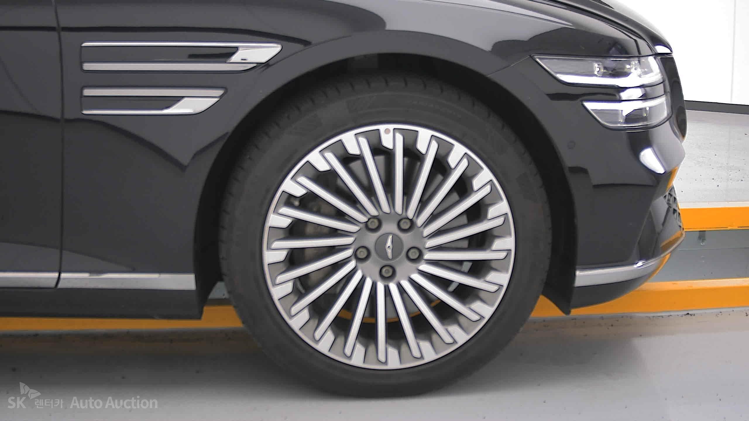 2022 - genesis eg80
