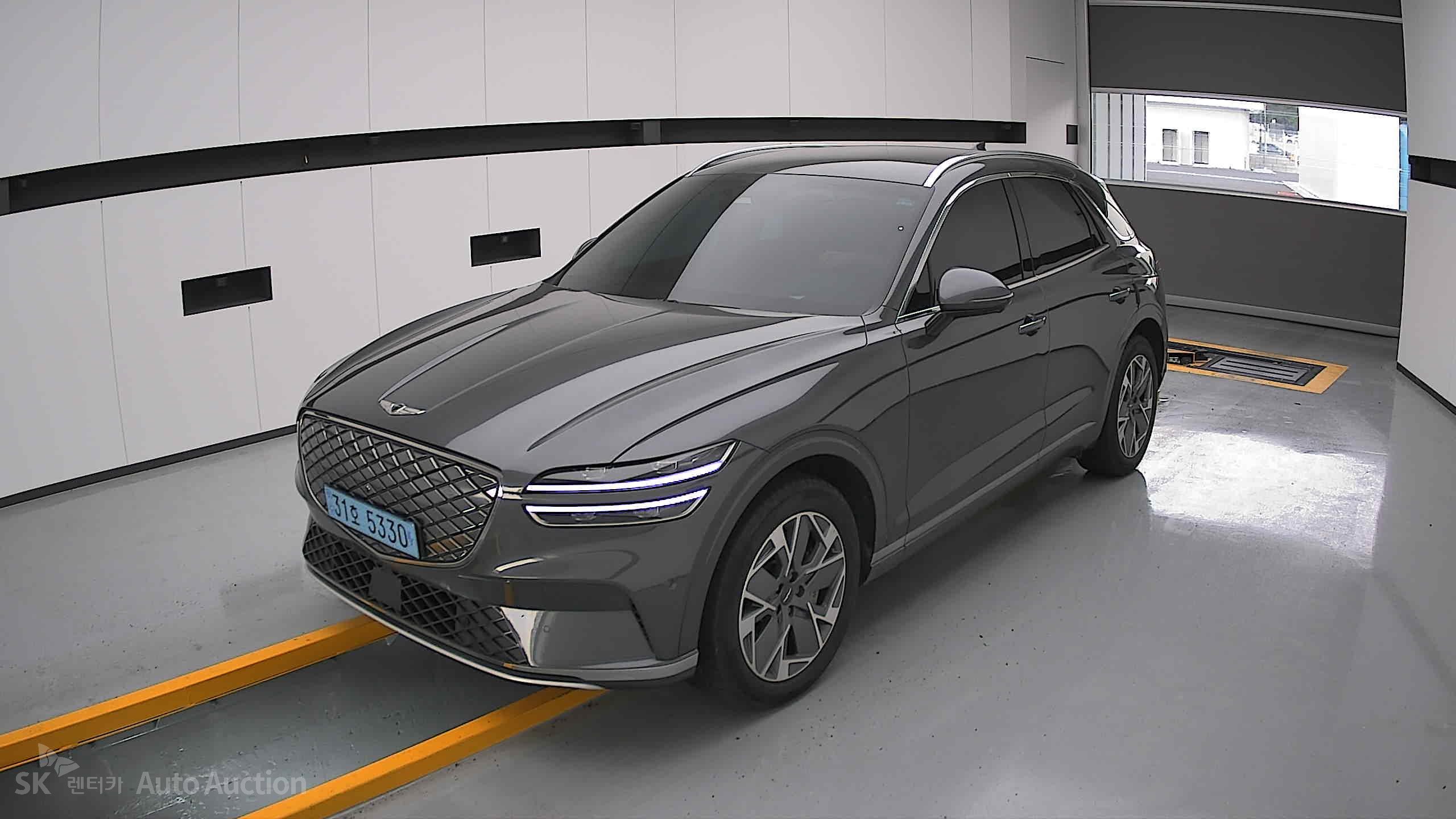 2022 - genesis egv70