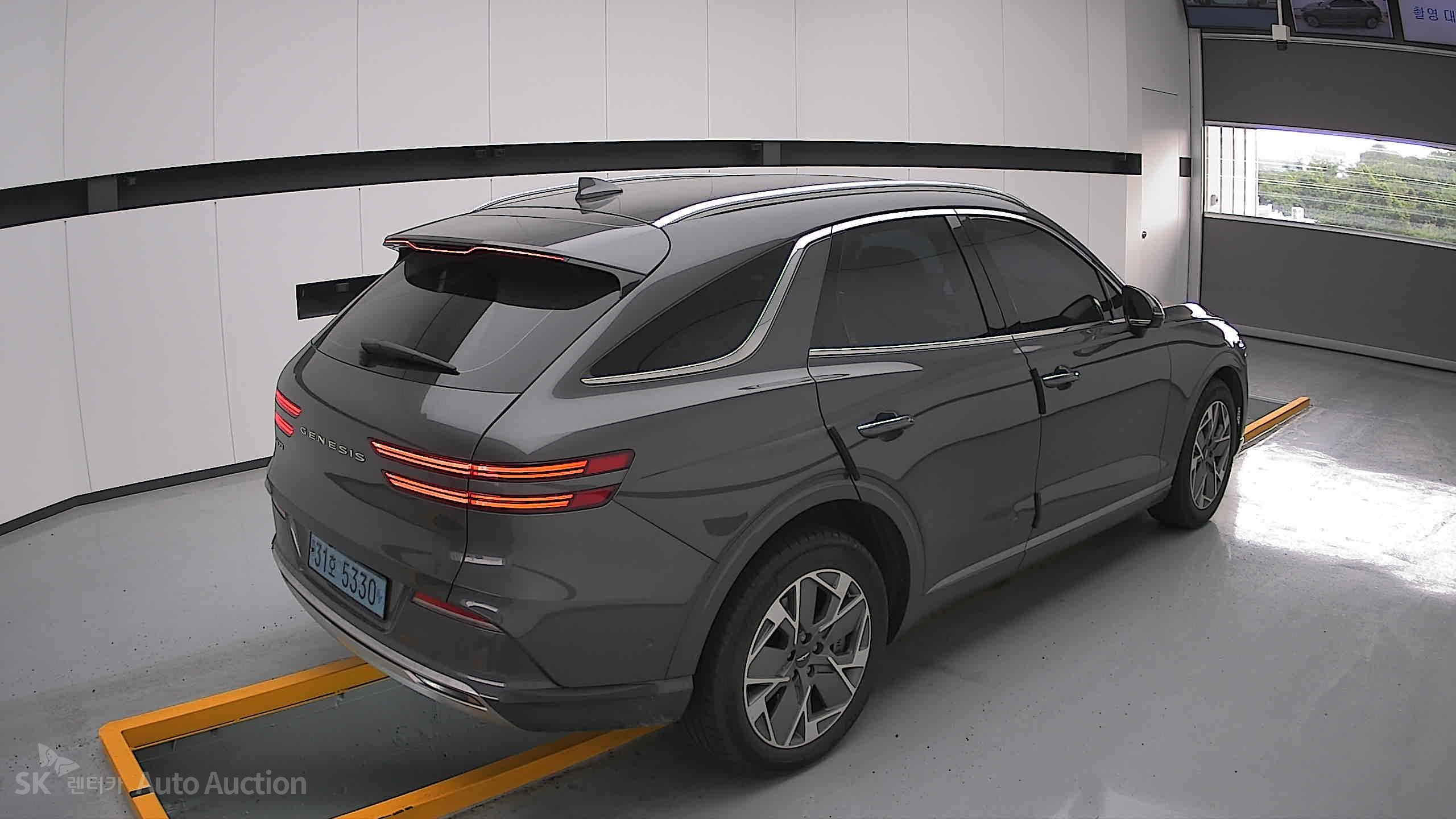 2022 - genesis egv70