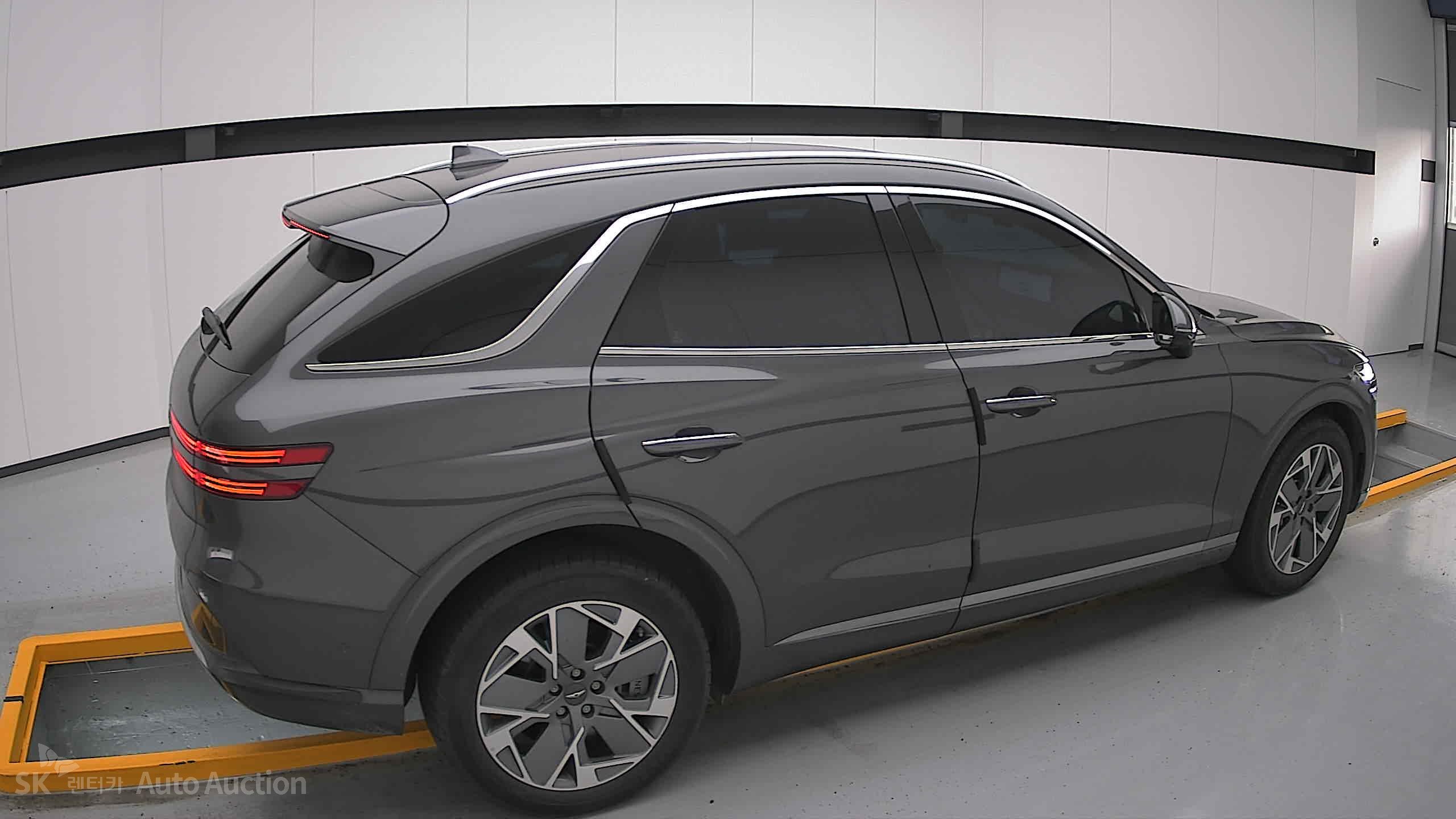 2022 - genesis egv70