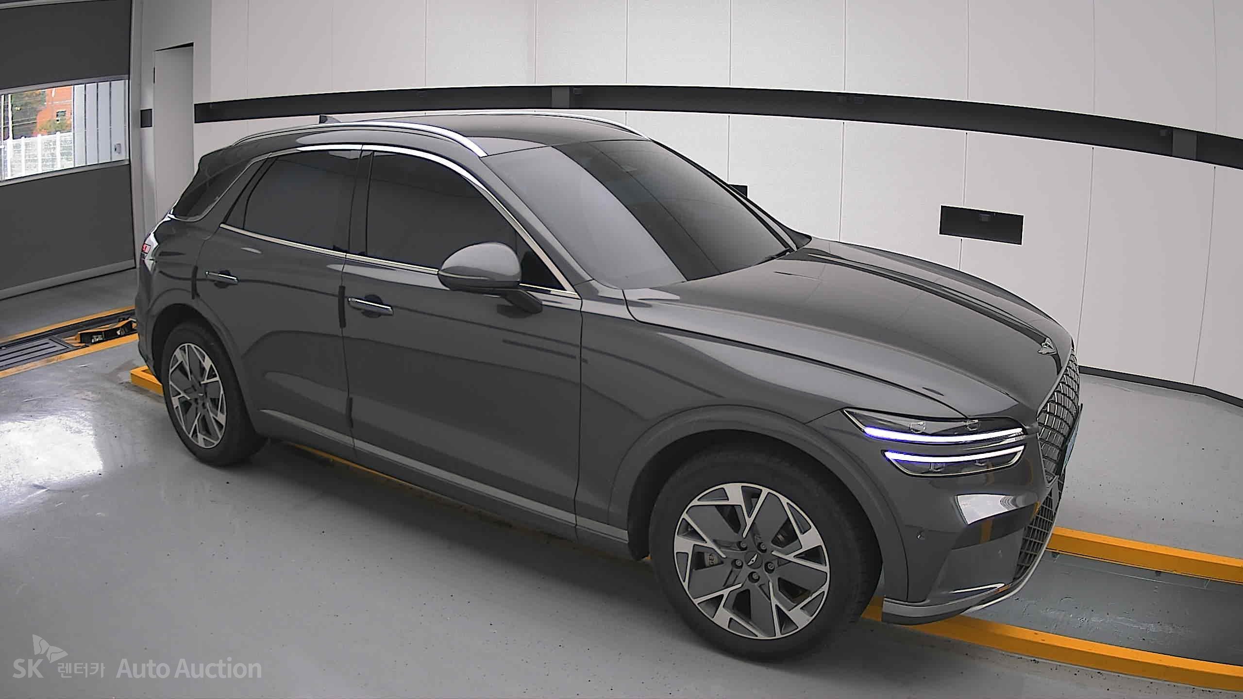 2022 - genesis egv70