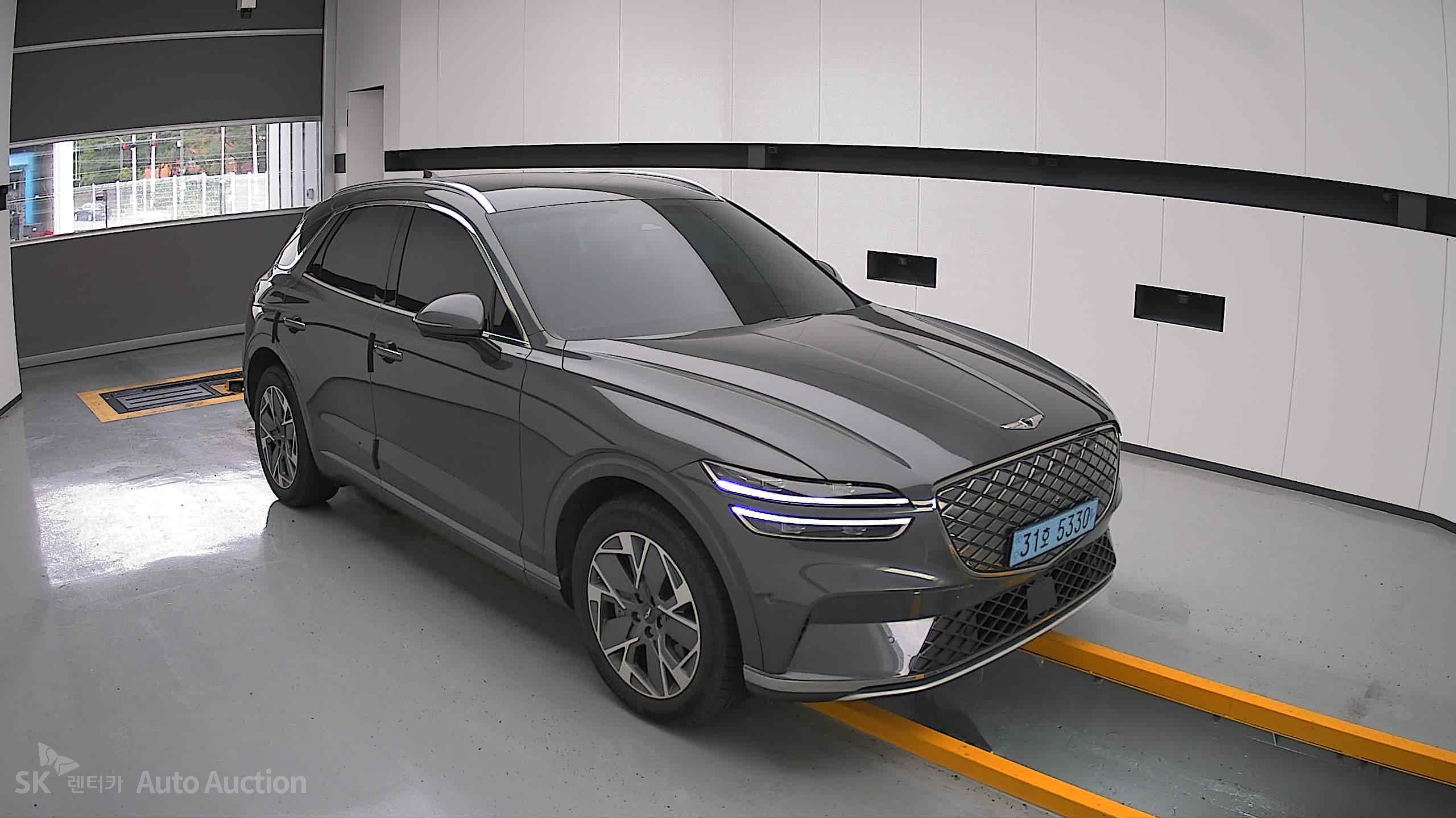 2022 - genesis egv70