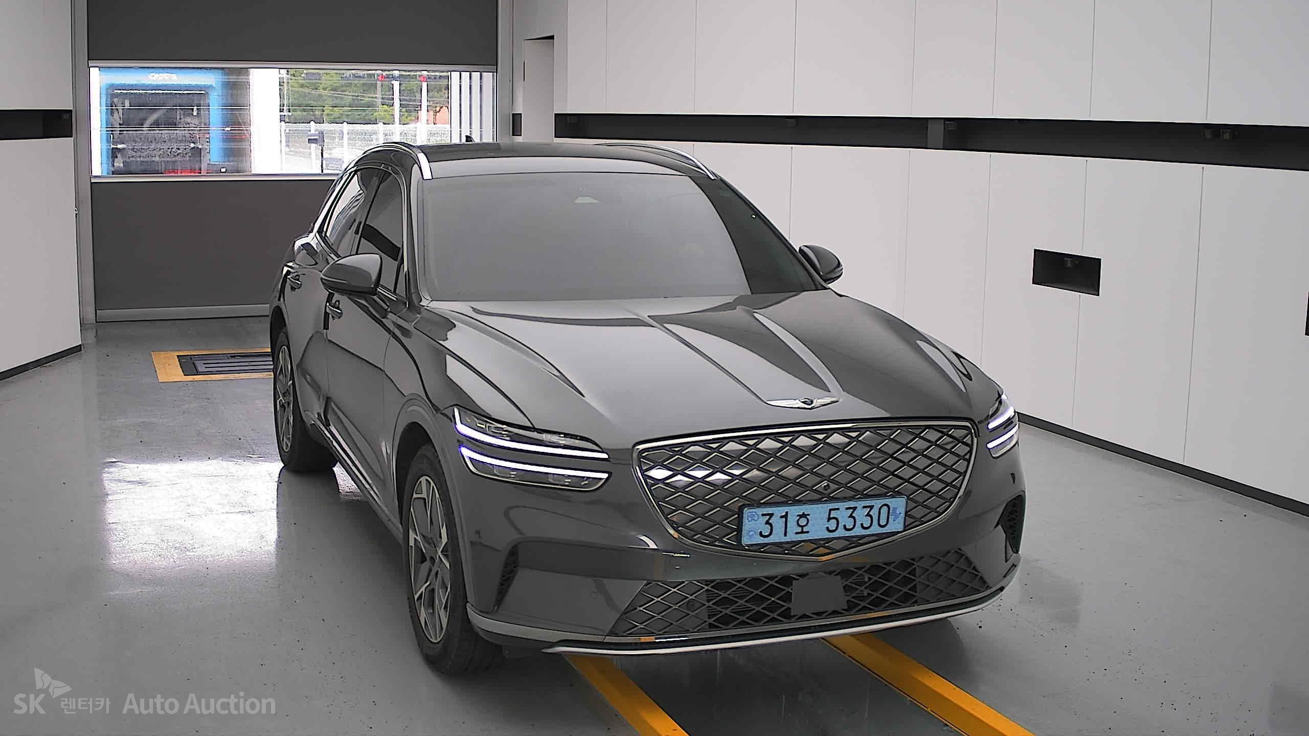 2022 - genesis egv70