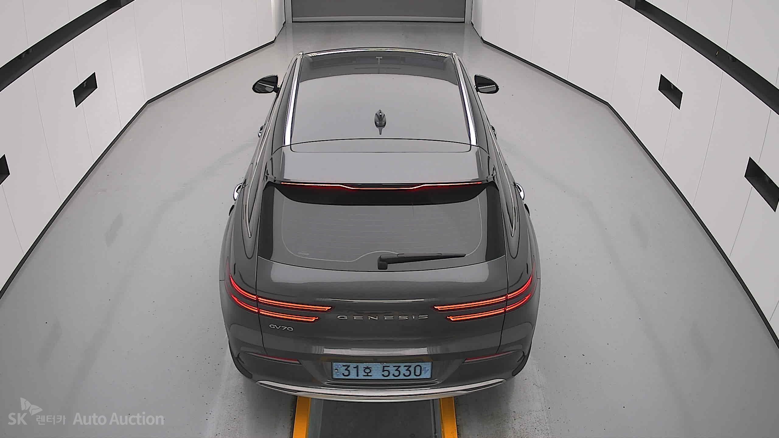 2022 - genesis egv70