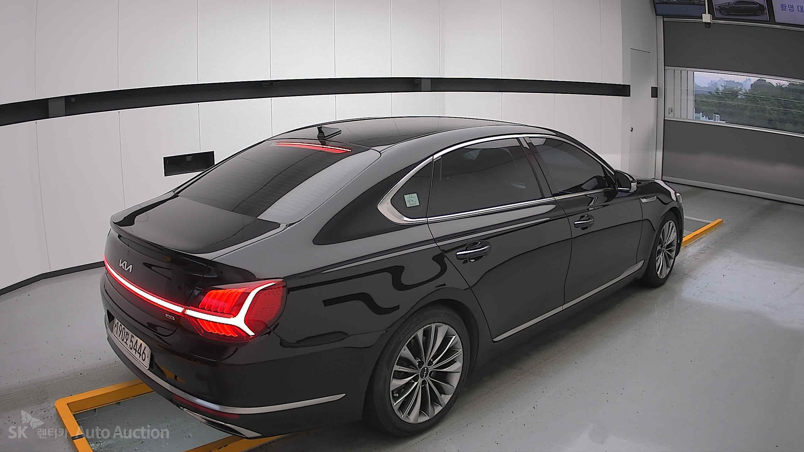 2022 - kia k9