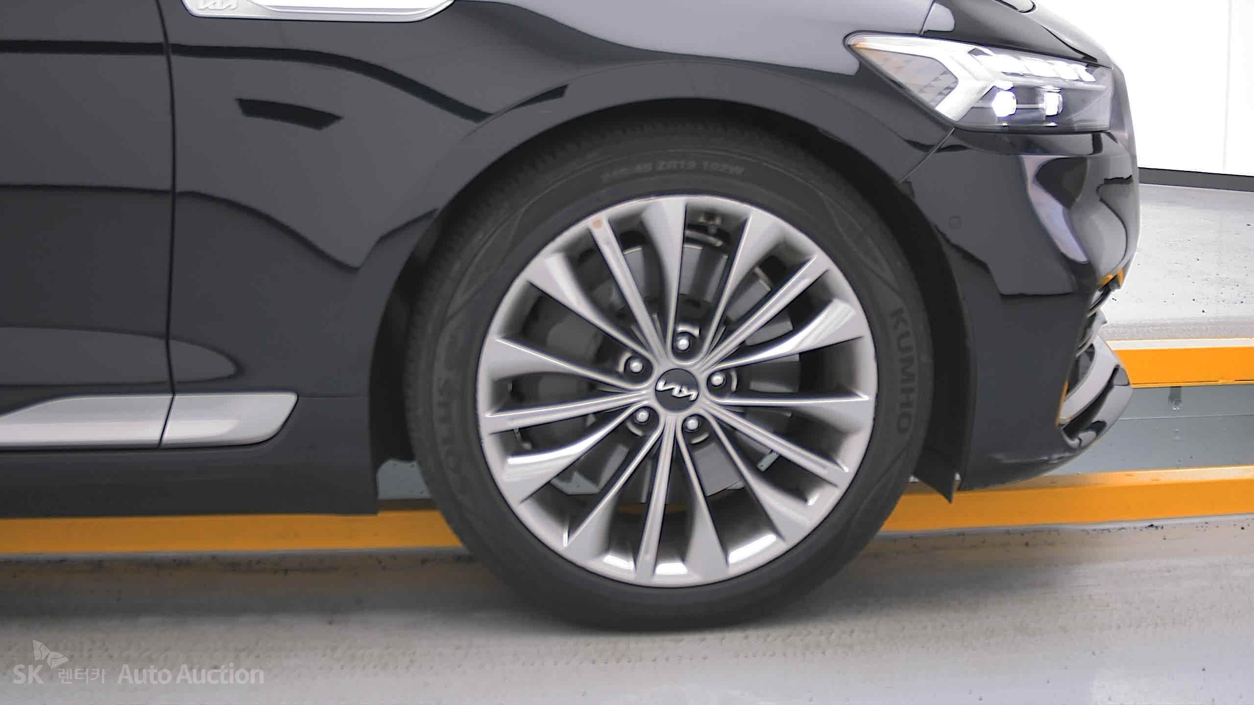 2022 - kia k9