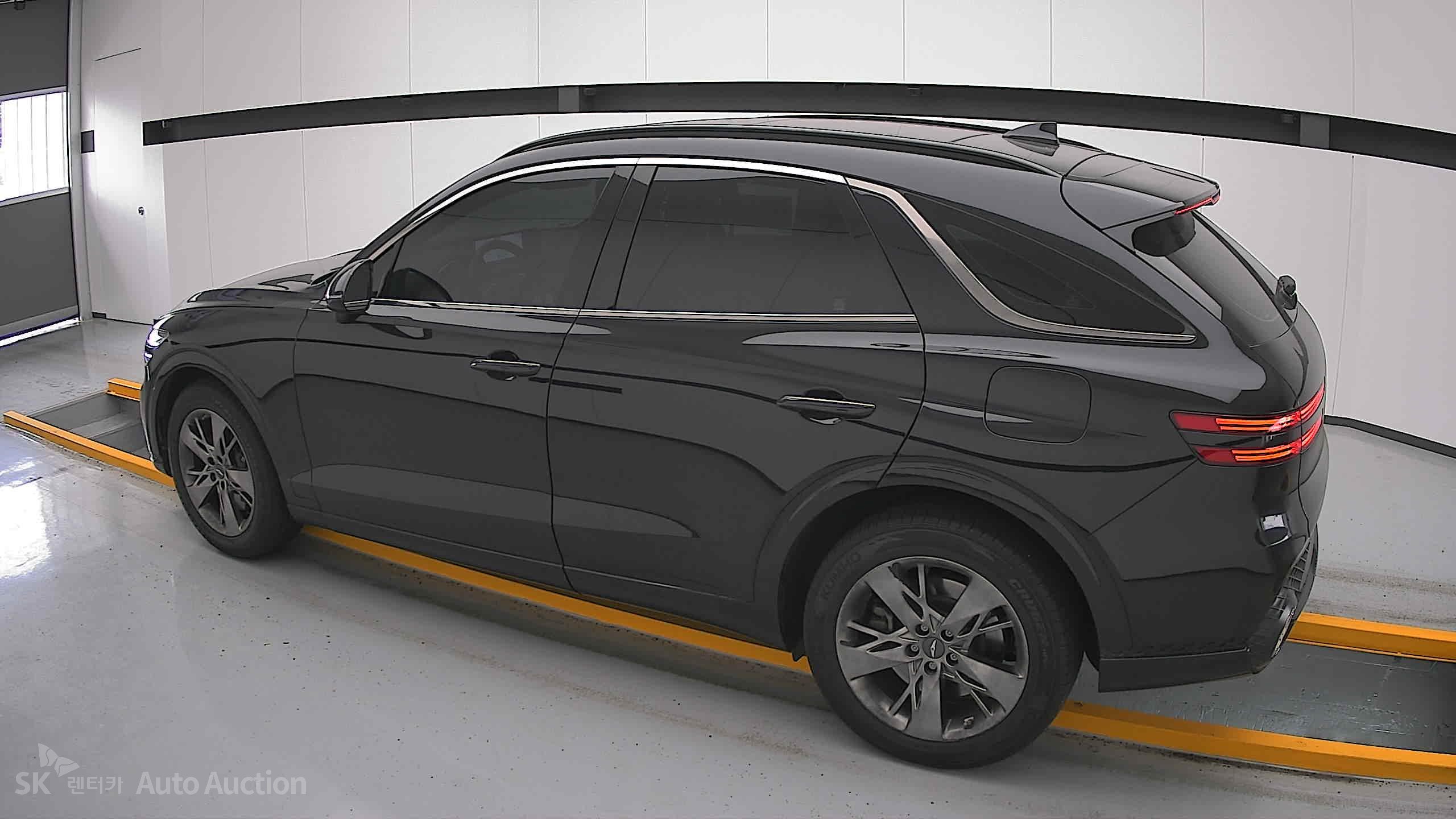 2021 - genesis gv70