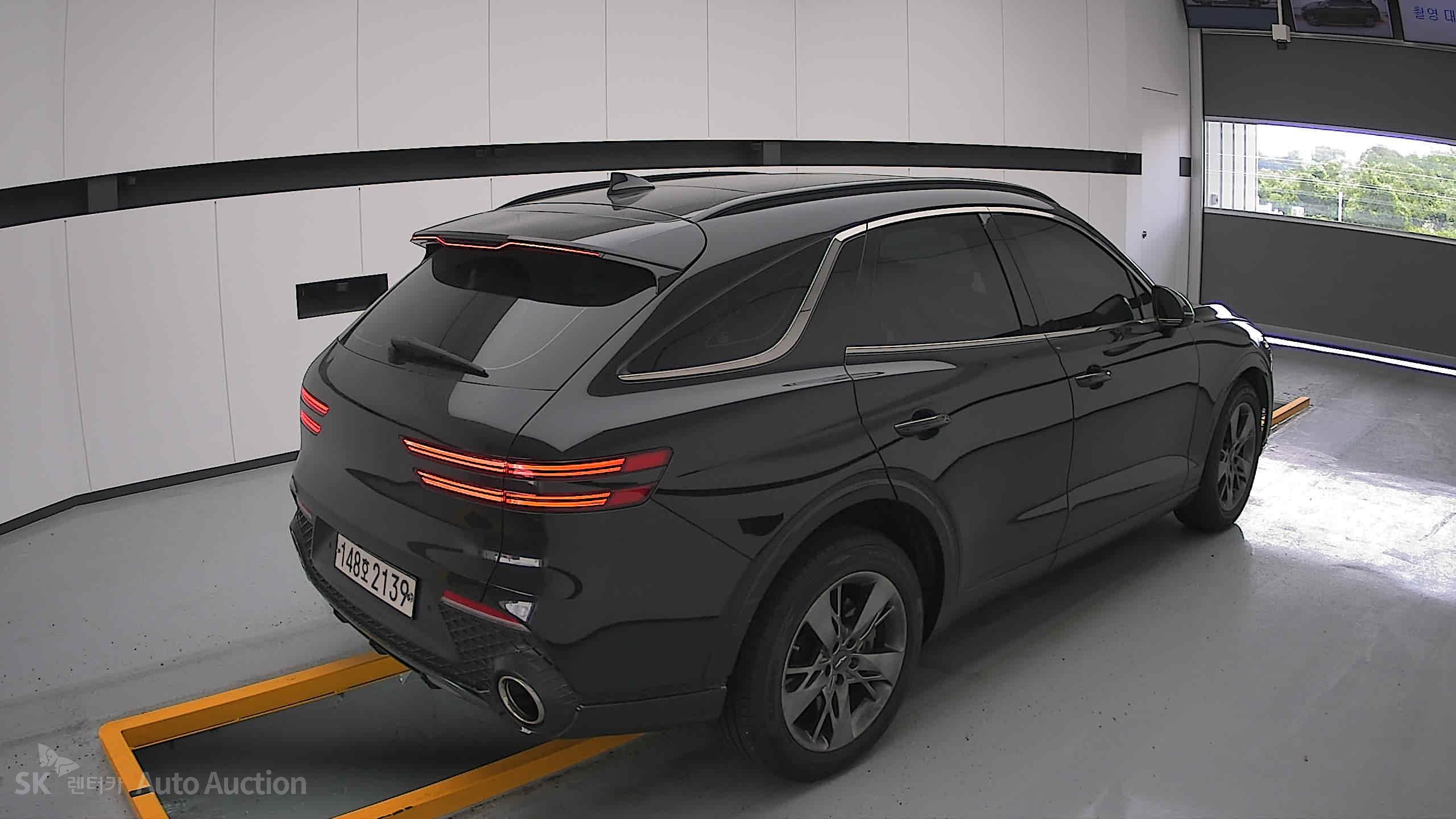 2021 - genesis gv70