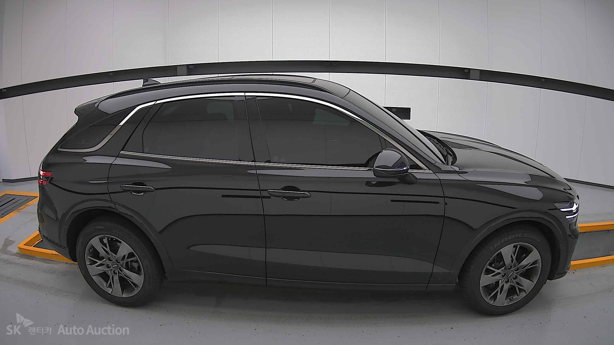 2021 - genesis gv70