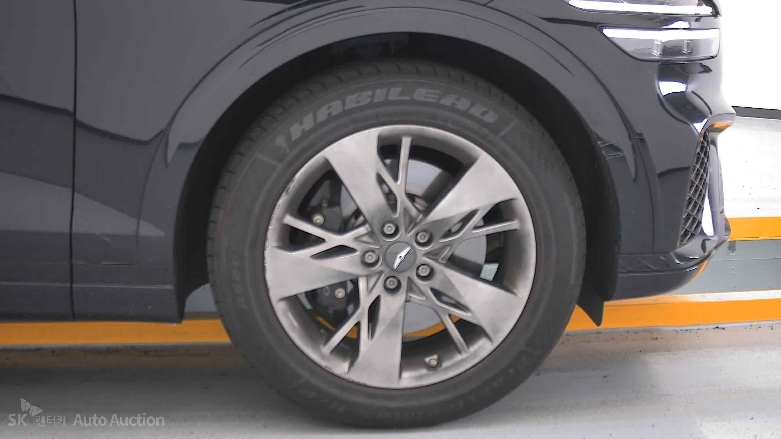 2021 - genesis gv70