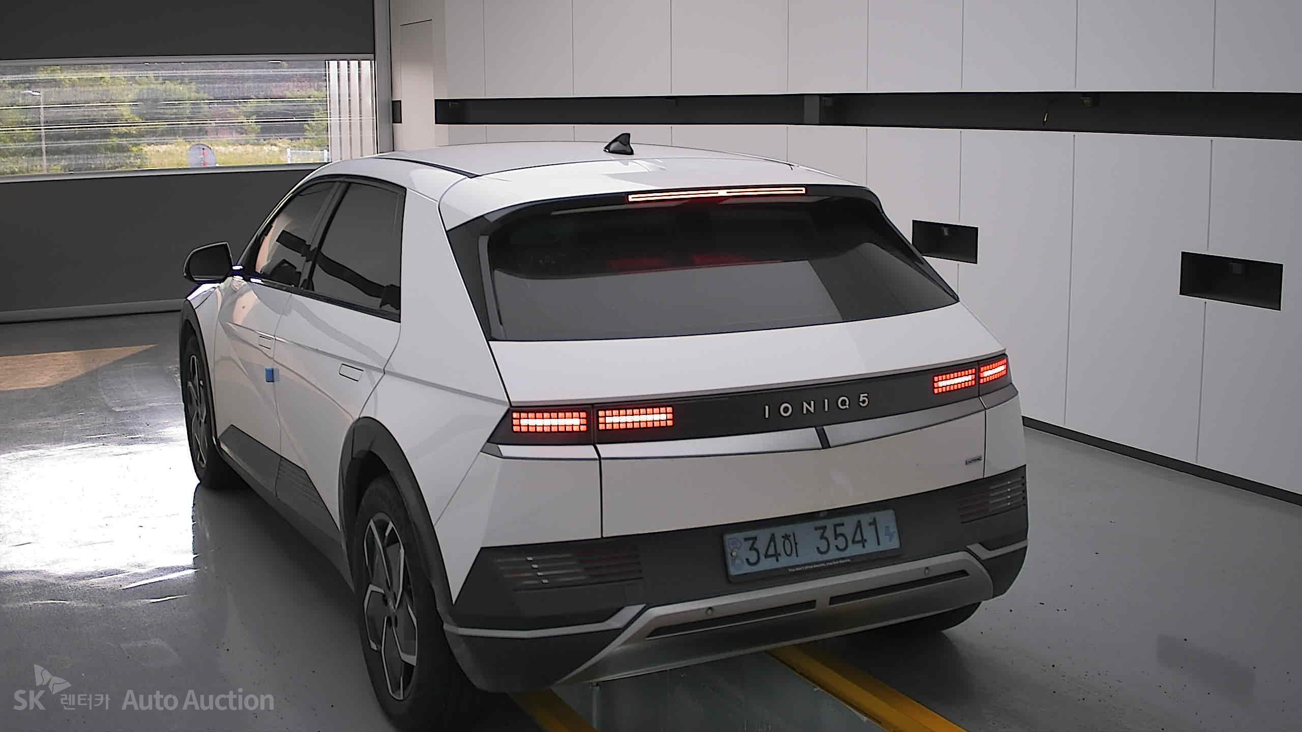 2022 - hyundai ioniq