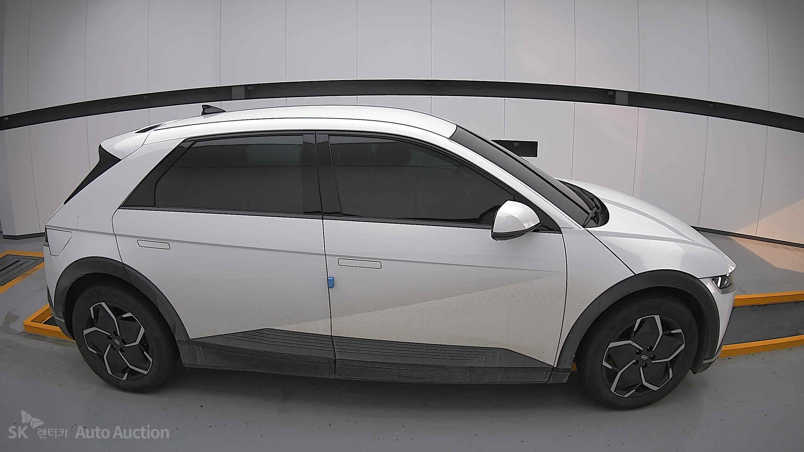 2022 - hyundai ioniq