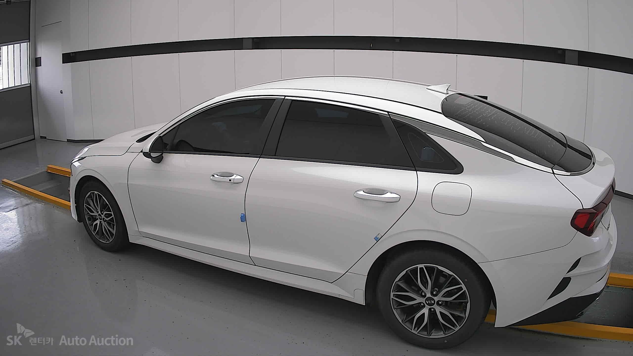 2021 - kia k5