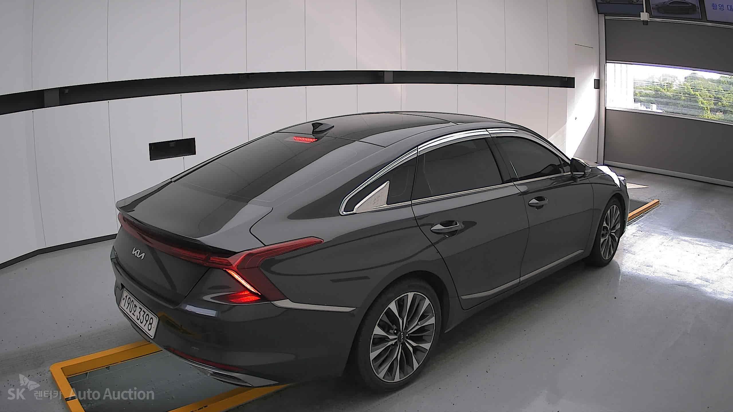 2022 - kia k8