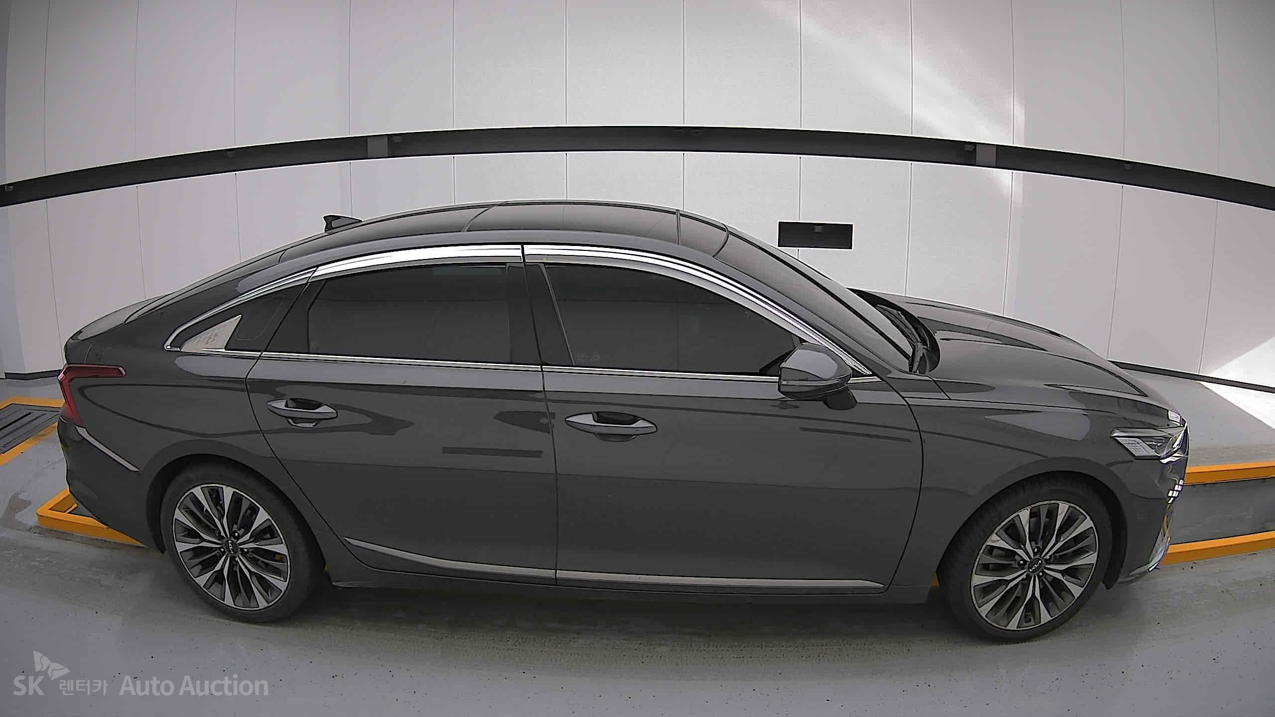 2022 - kia k8