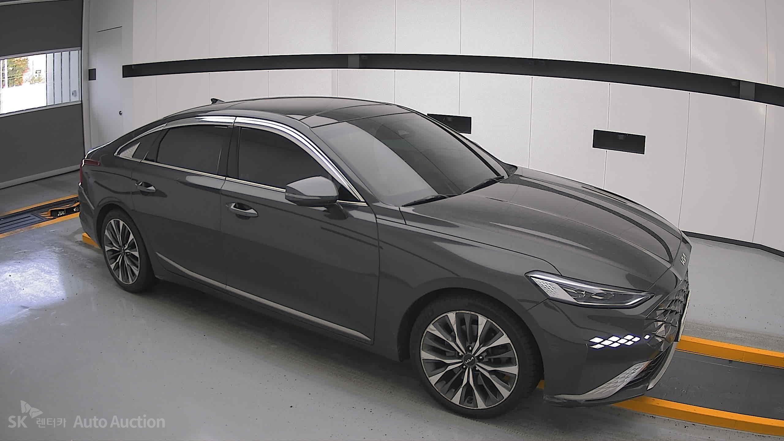 2022 - kia k8