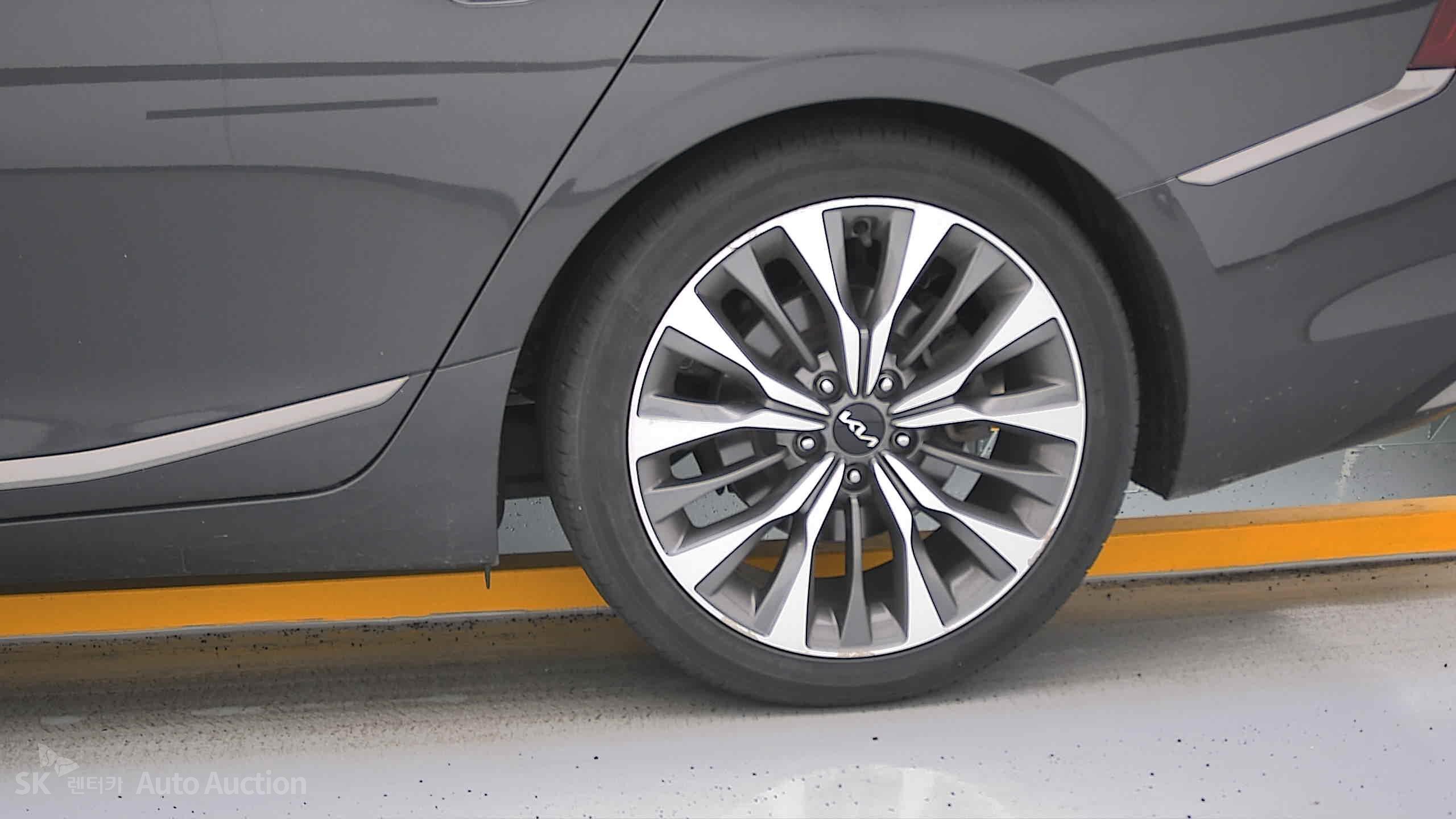 2022 - kia k8
