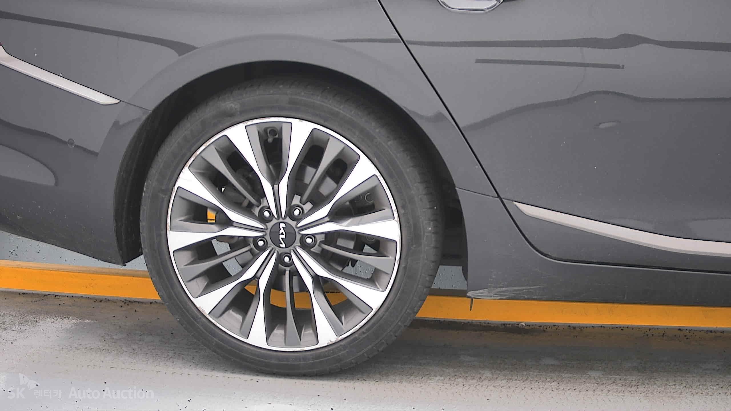 2022 - kia k8