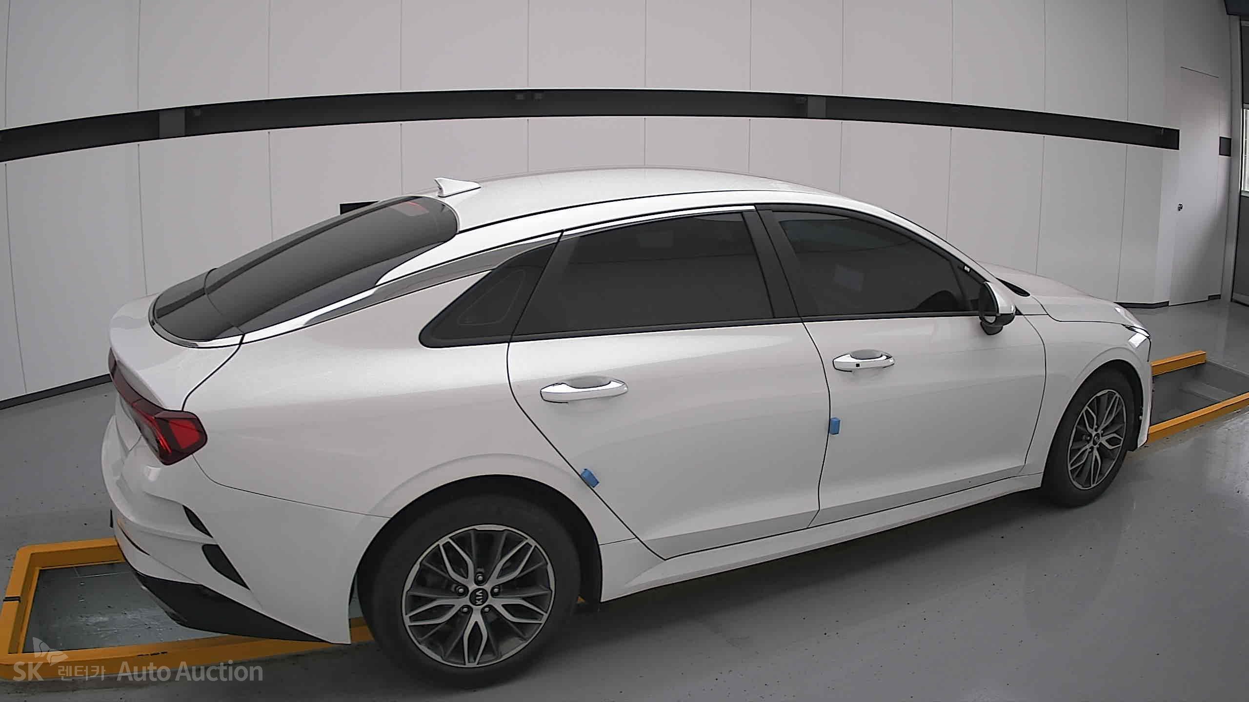 2021 - kia k5