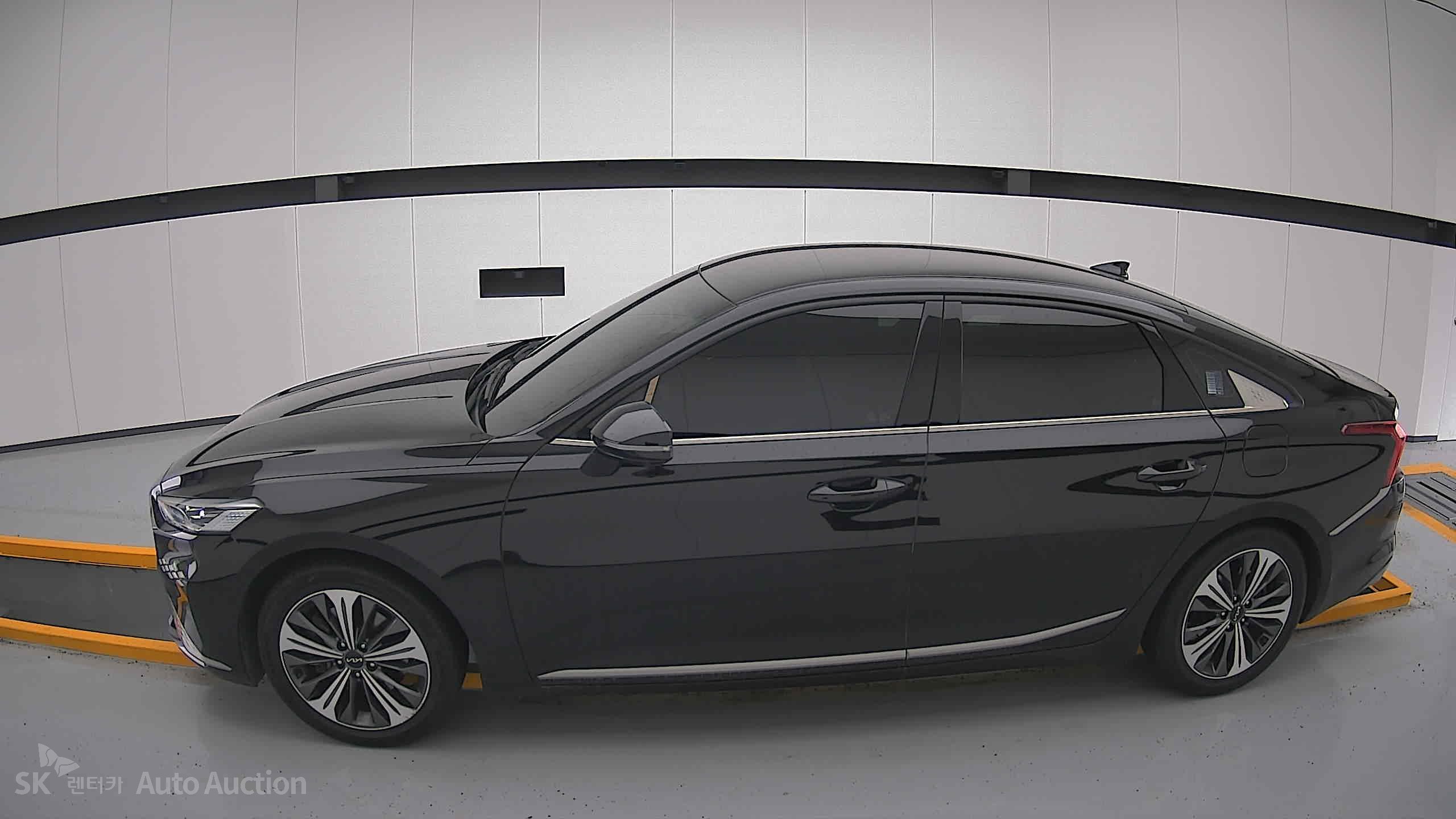 2022 - kia k8