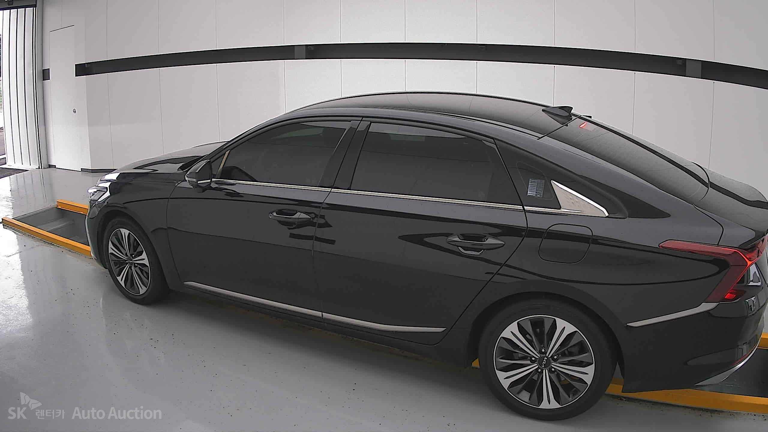 2022 - kia k8