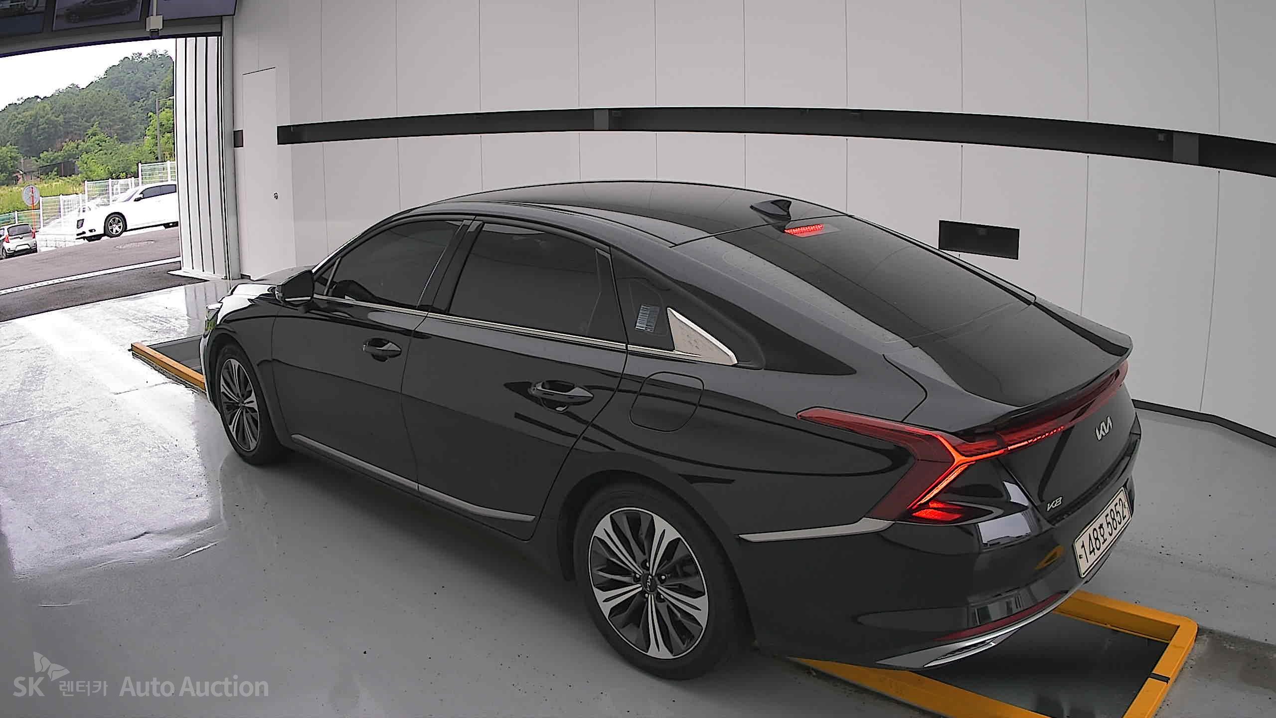2022 - kia k8